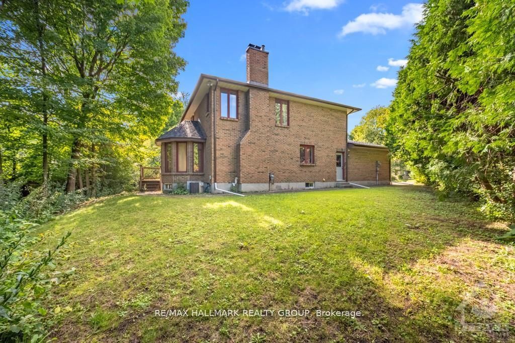 95 Macnabb Place, Rockcliffe Park, ON K1L 8J5 photo 5