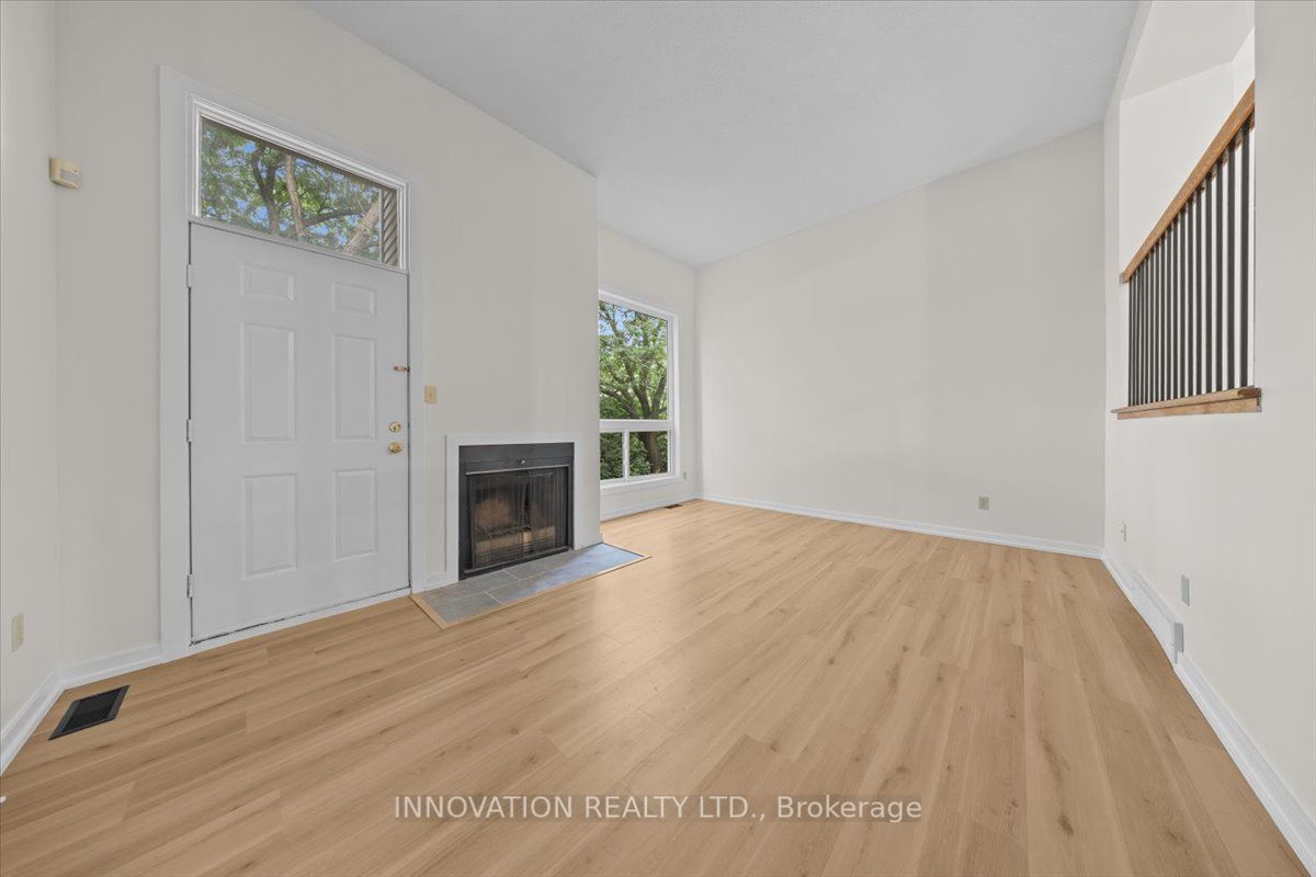 76 Esterlawn Private 2, McKellar Heights - Glabar Park and Area, ON K2A 4B9 photo 4