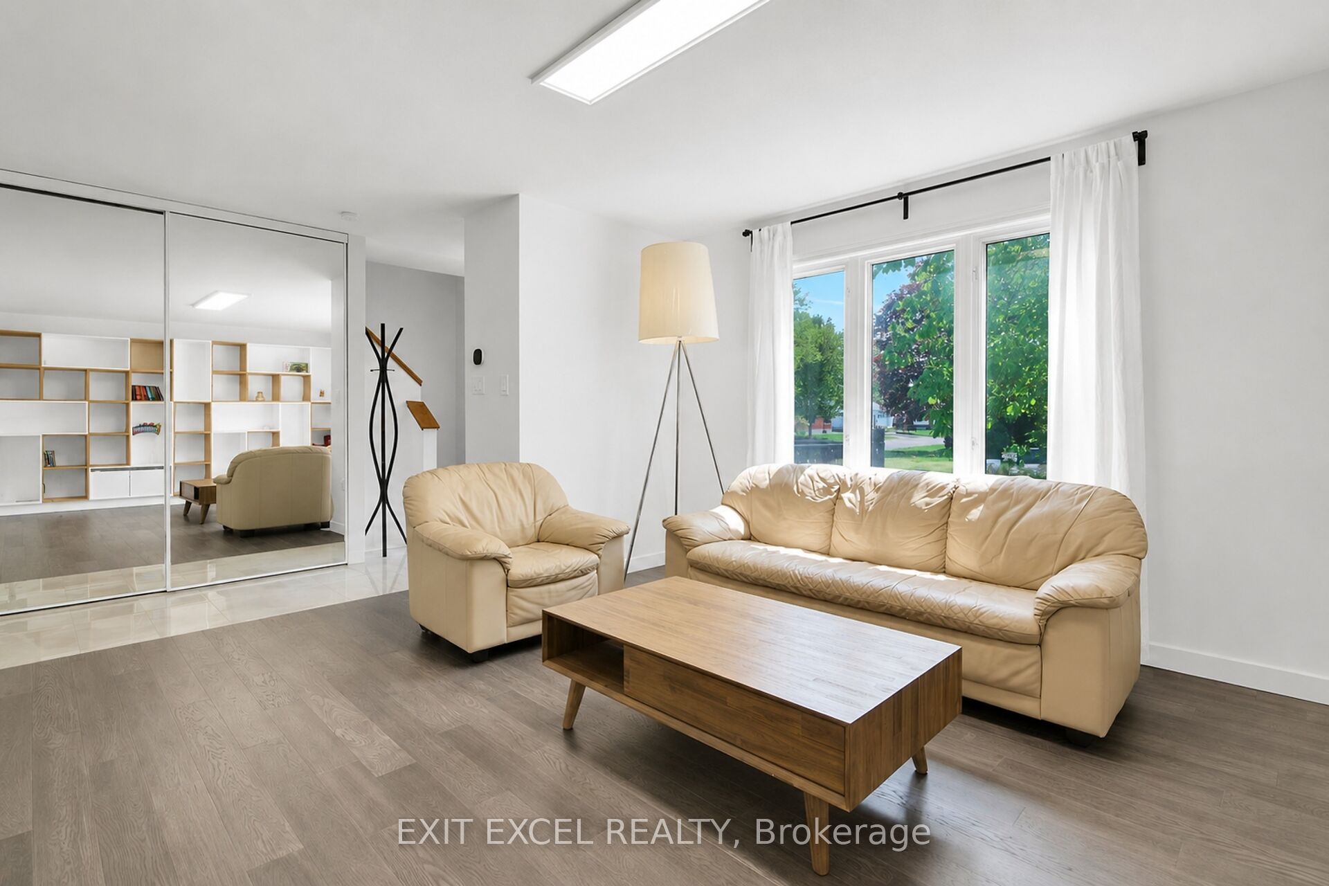 25 Uxbridge Crescent, Kanata, ON K2L 1P6 photo 3