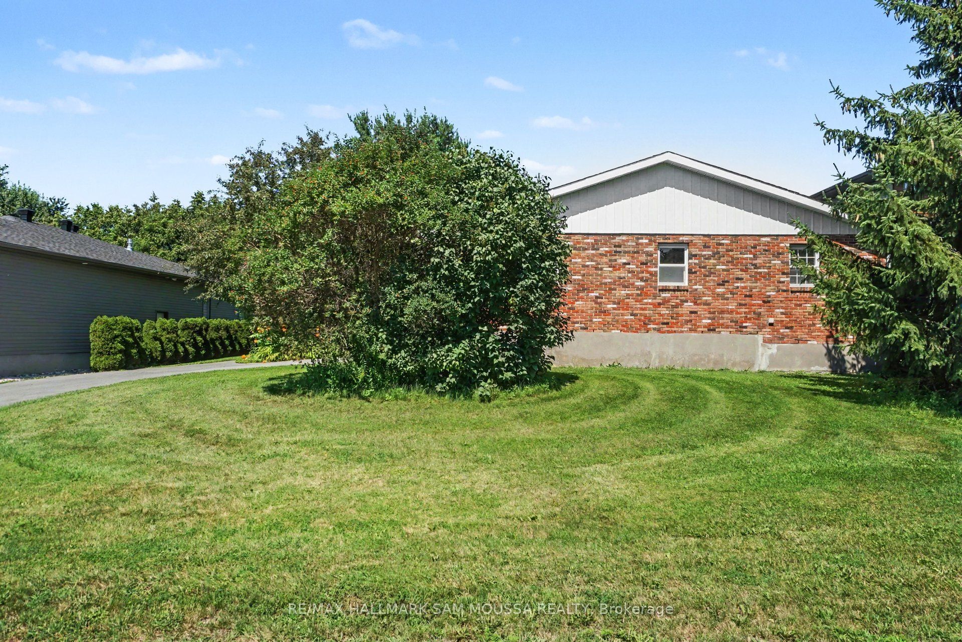 118 Juanita Avenue, Carp - Huntley Ward, ON K0A 1L0 photo 3
