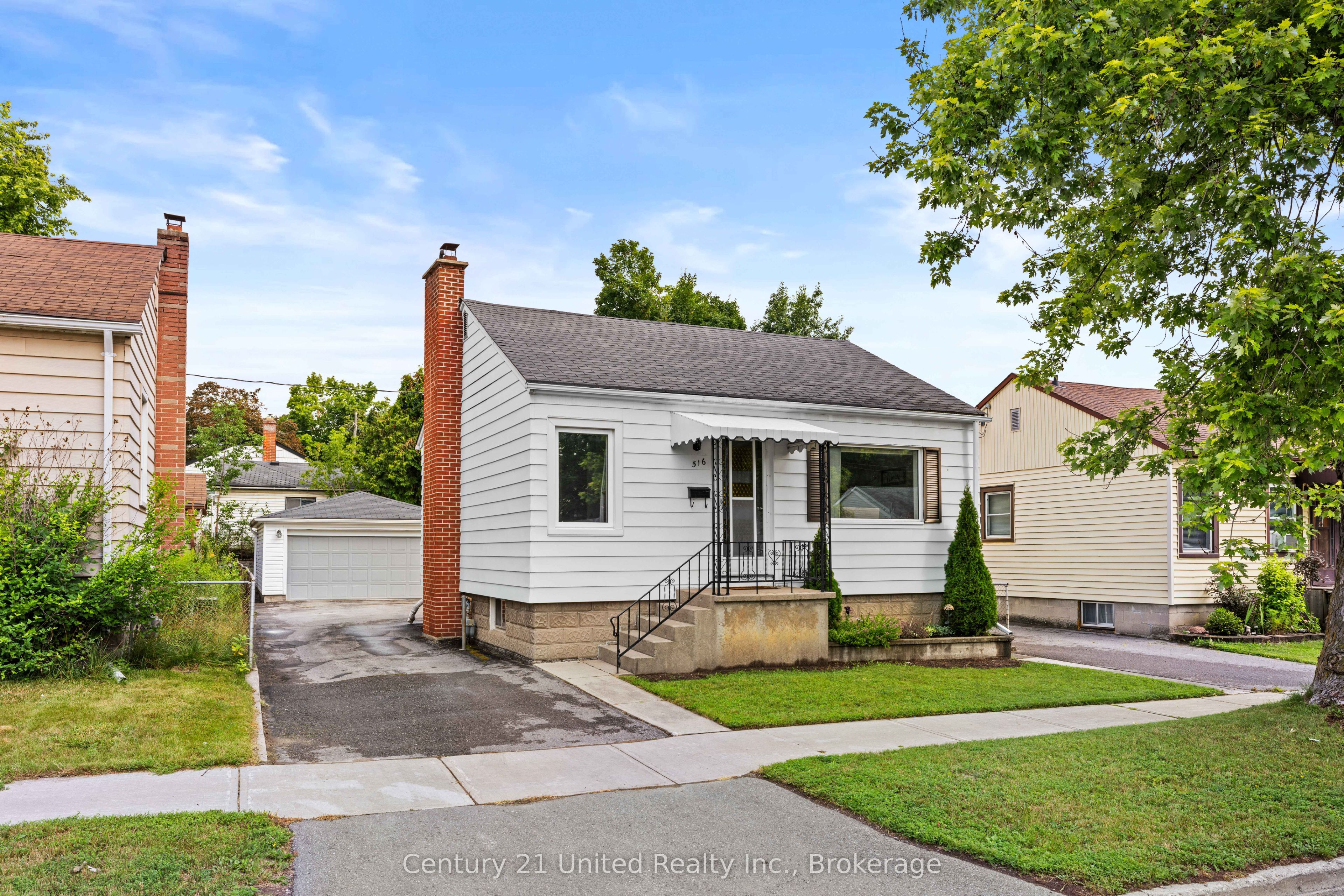 516 Glengarry Avenue, Peterborough, ON K9H 4Y4 photo 2