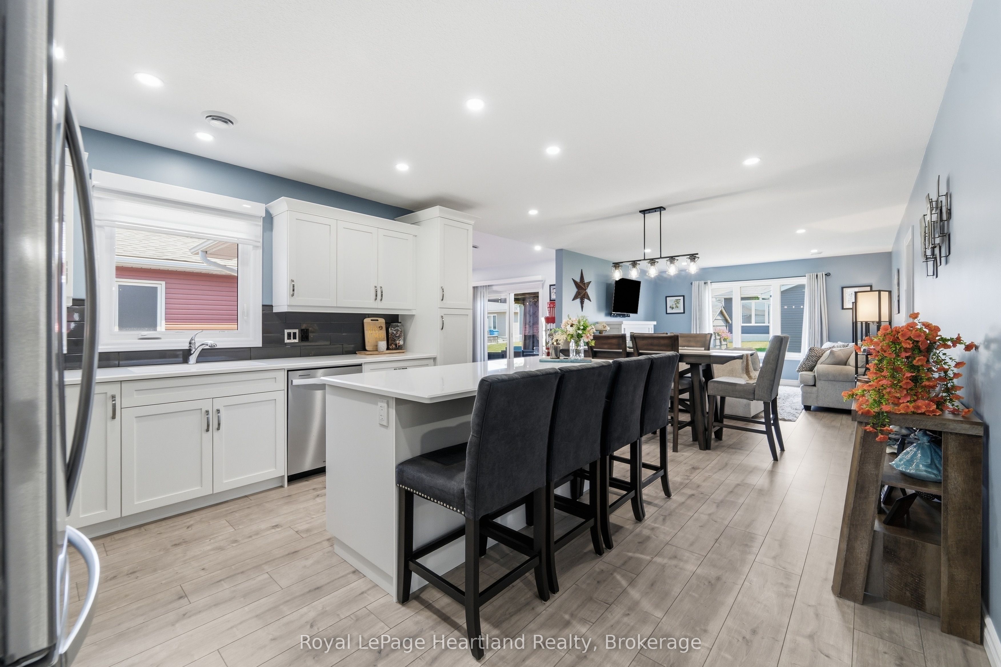 237 Lake Breeze Drive, Ashfield-Colborne-Wawanosh, ON N7A 0C6 photo 5
