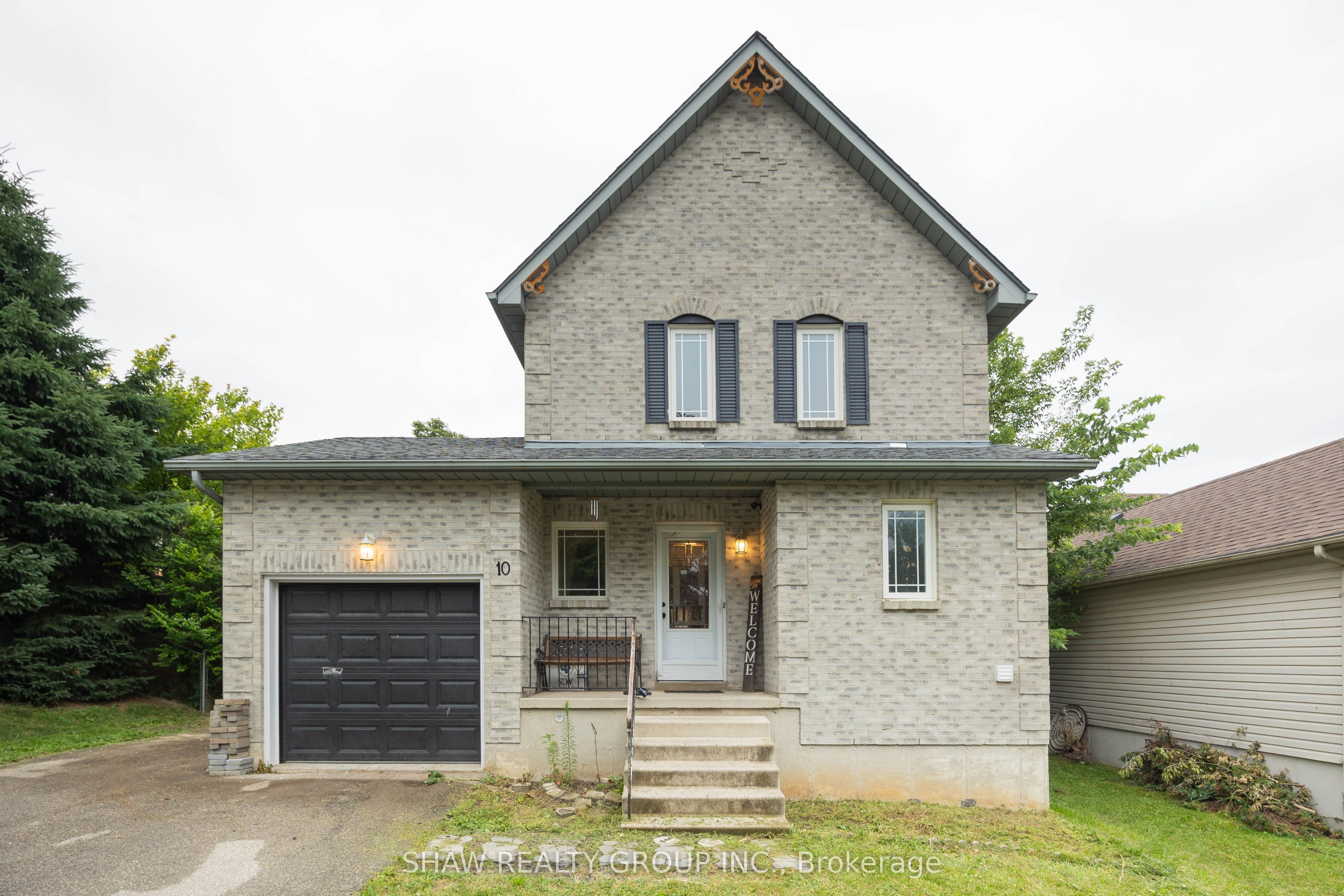 10 Evergreen Court, Brantford, ON N3T 5J6