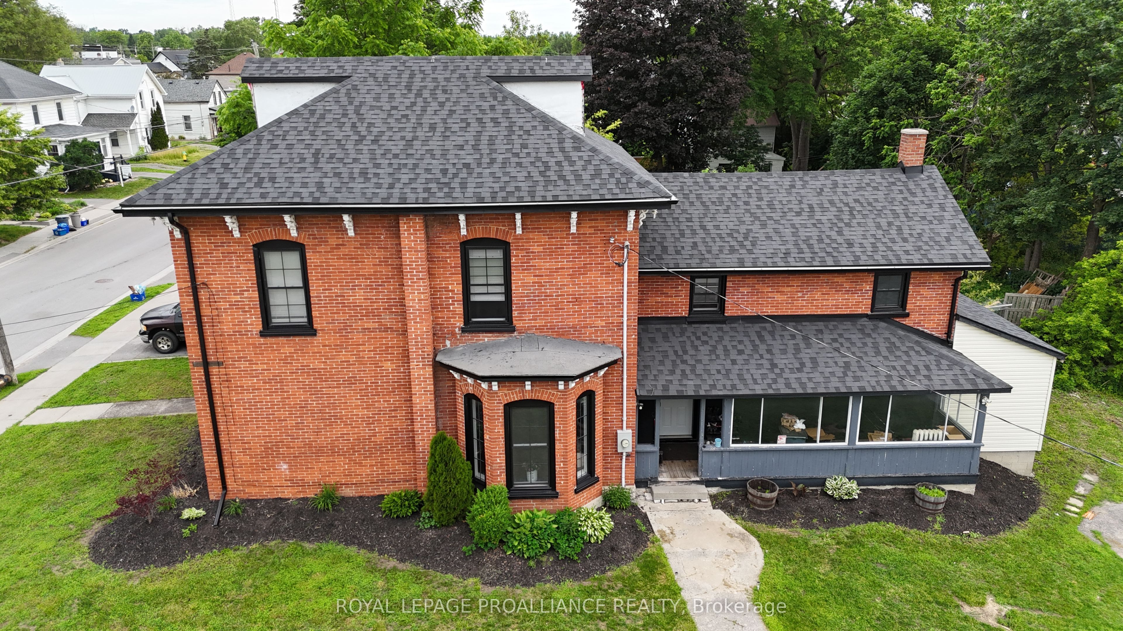 83 Cedar Street, Belleville, ON K8P 3M3 photo 3