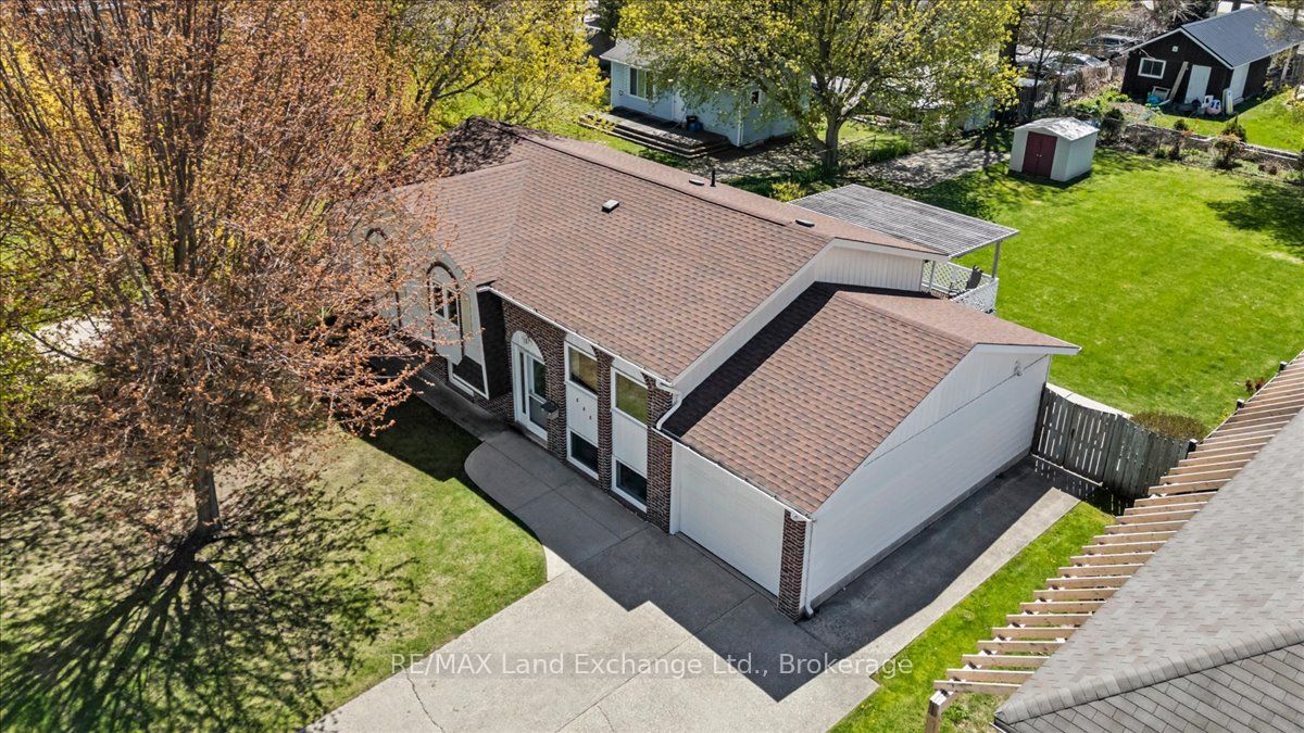 542 Green Street, Saugeen Shores, ON N0H 2C0 photo 2