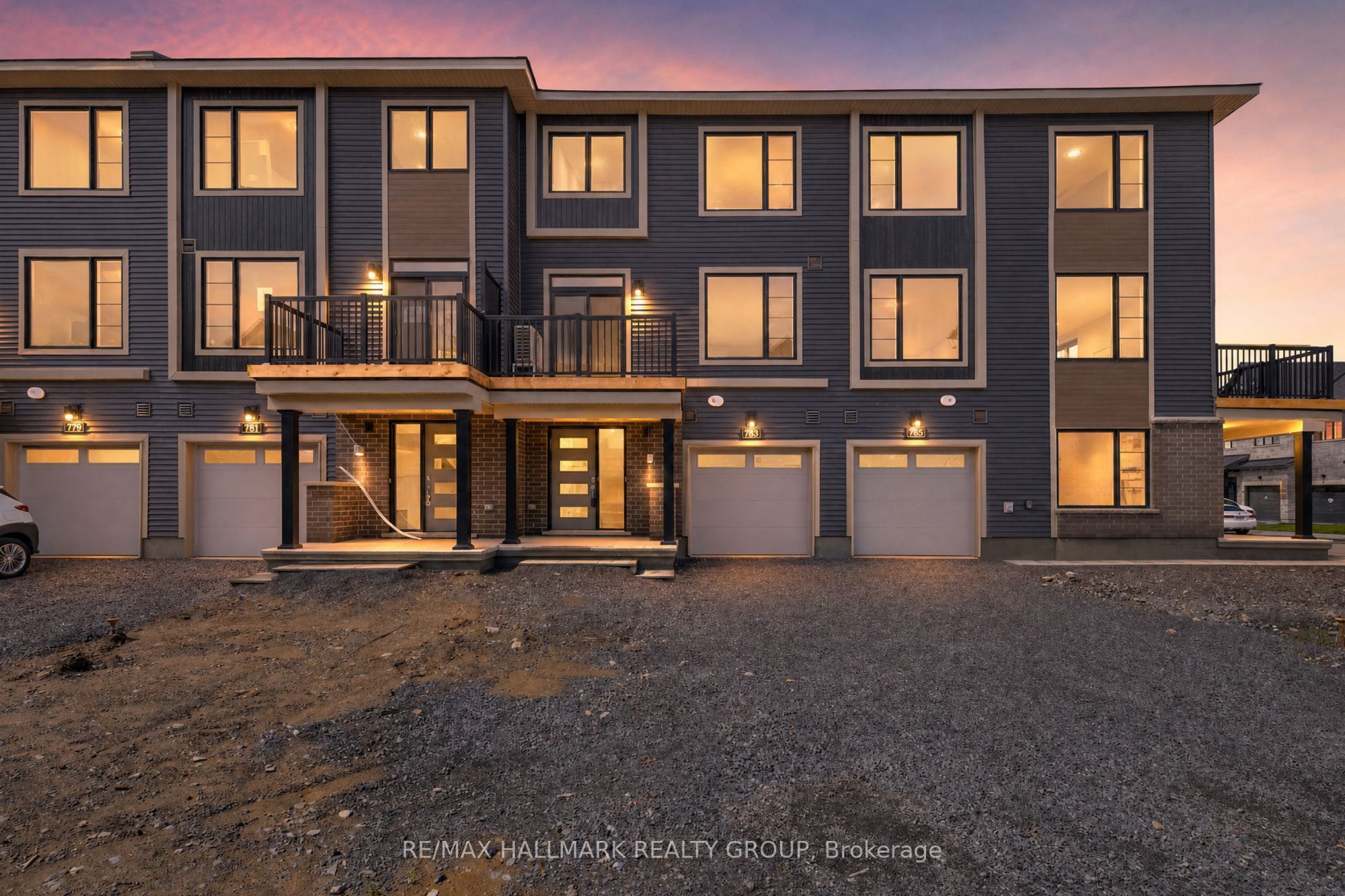 783 Tadpole Crescent, Barrhaven, ON K2J 7M9 photo 2