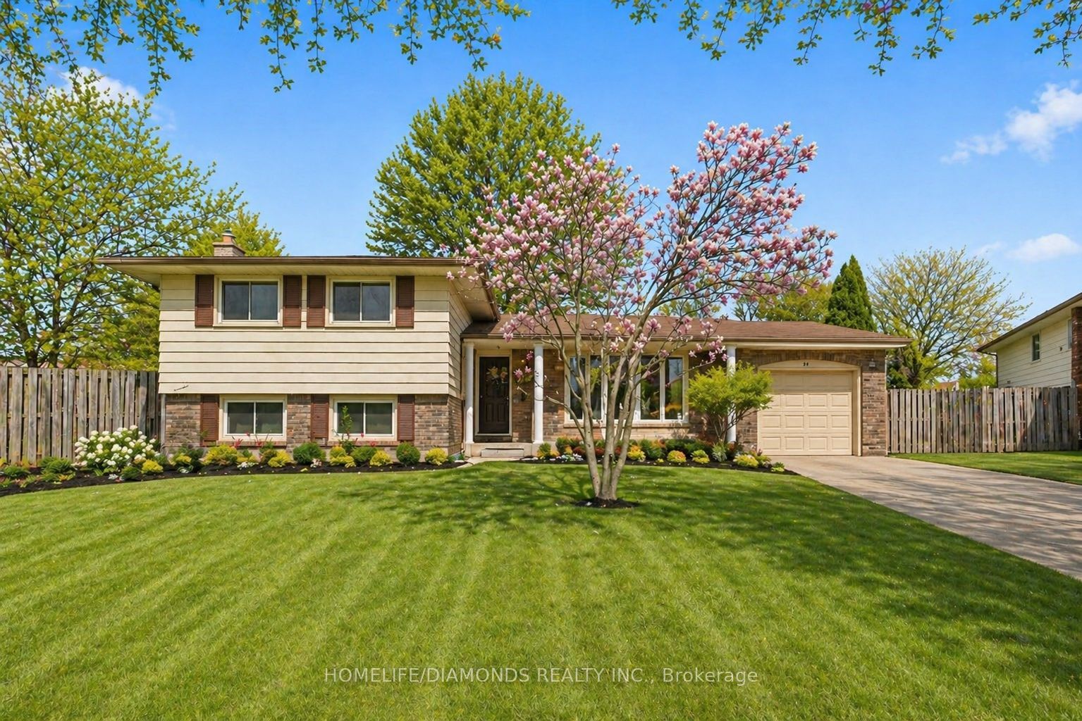 74 Macoomb Drive, Welland, ON L3C 5T9 photo 2