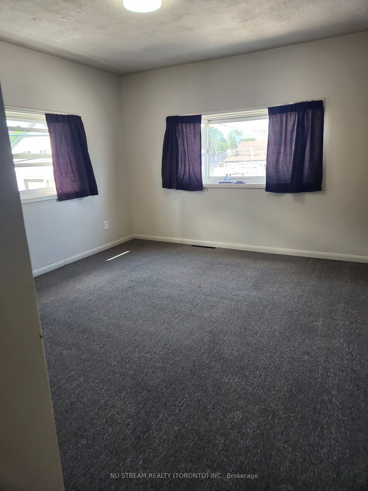 5696 Buchanan Avenue Upper, Niagara Falls, ON L2G 3V1 photo 5
