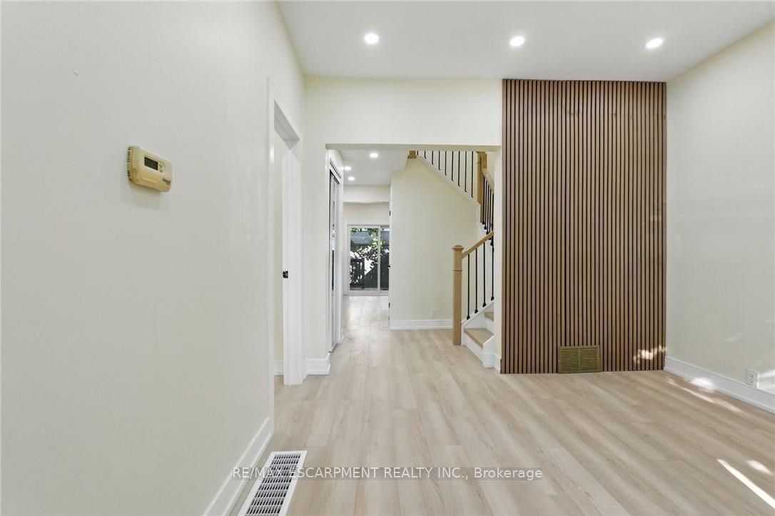 9 Alice Street, Hamilton, ON L8H 4R5 photo 5