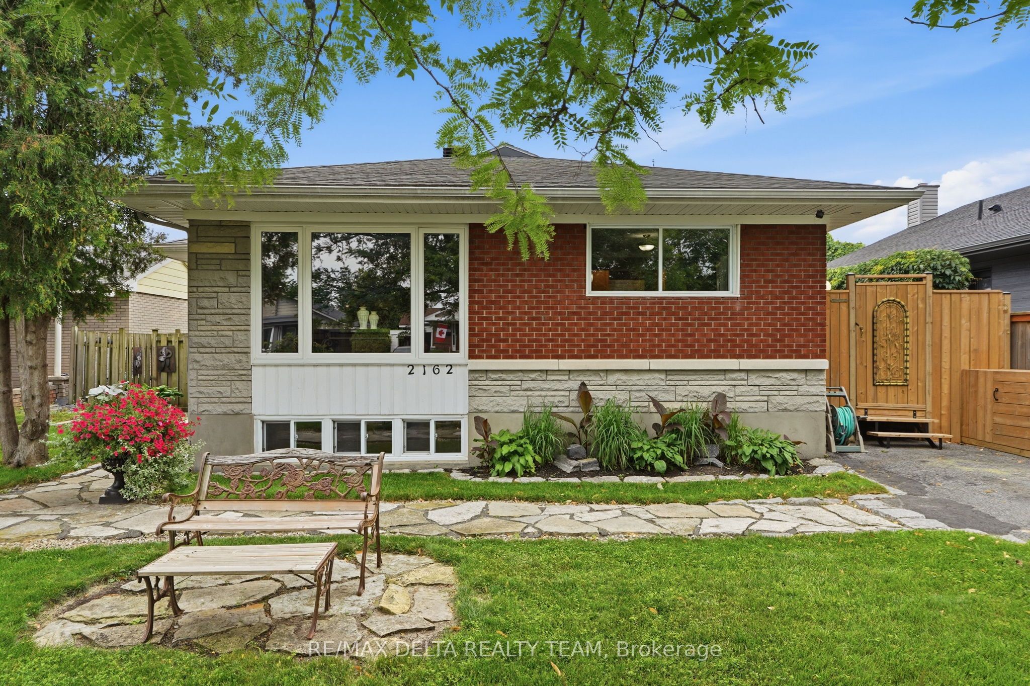 2162 Rushton Road, McKellar Heights - Glabar Park and Area, ON K2A 1N7 photo 2