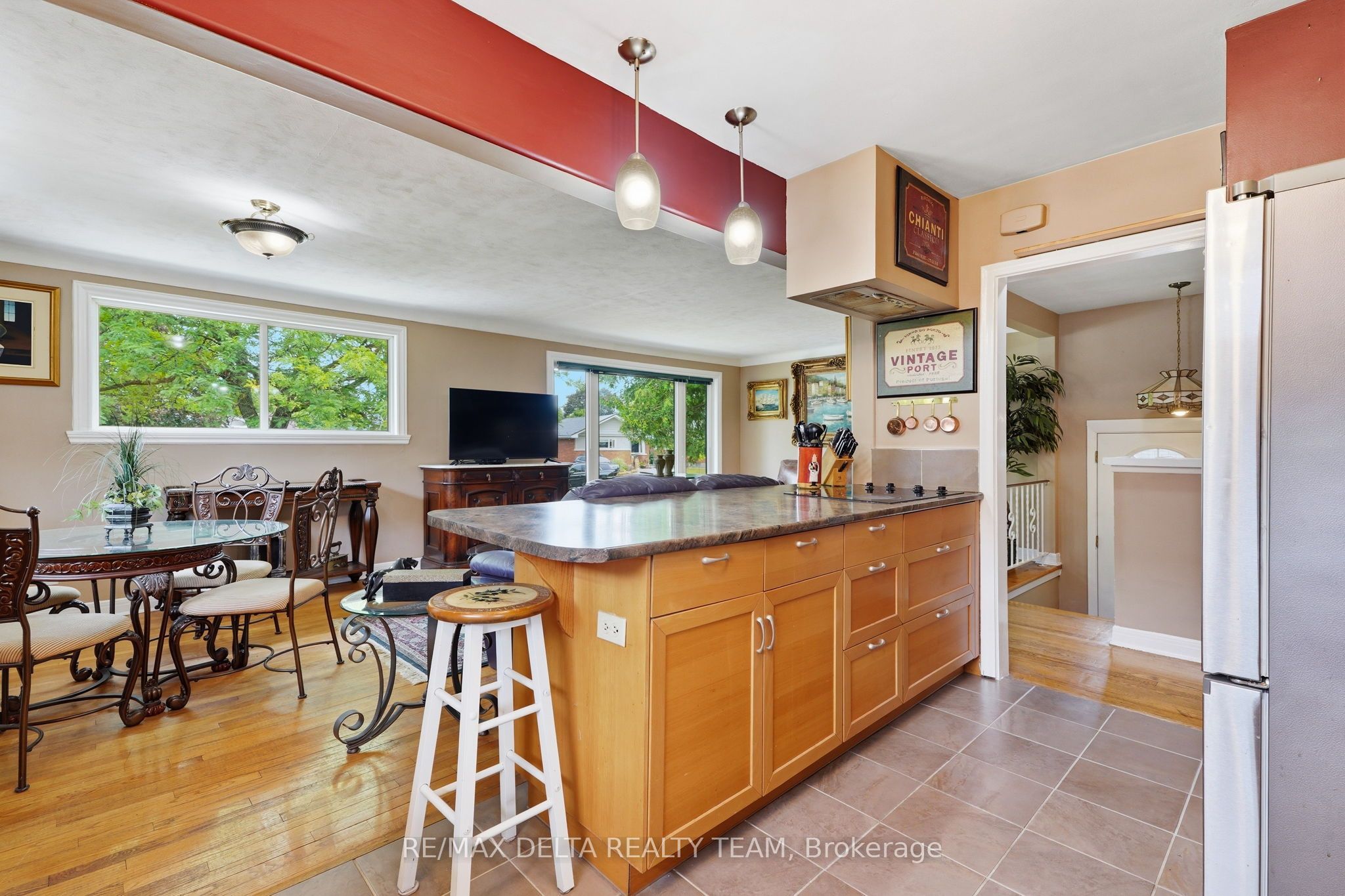 2162 Rushton Road, McKellar Heights - Glabar Park and Area, ON K2A 1N7 photo 4