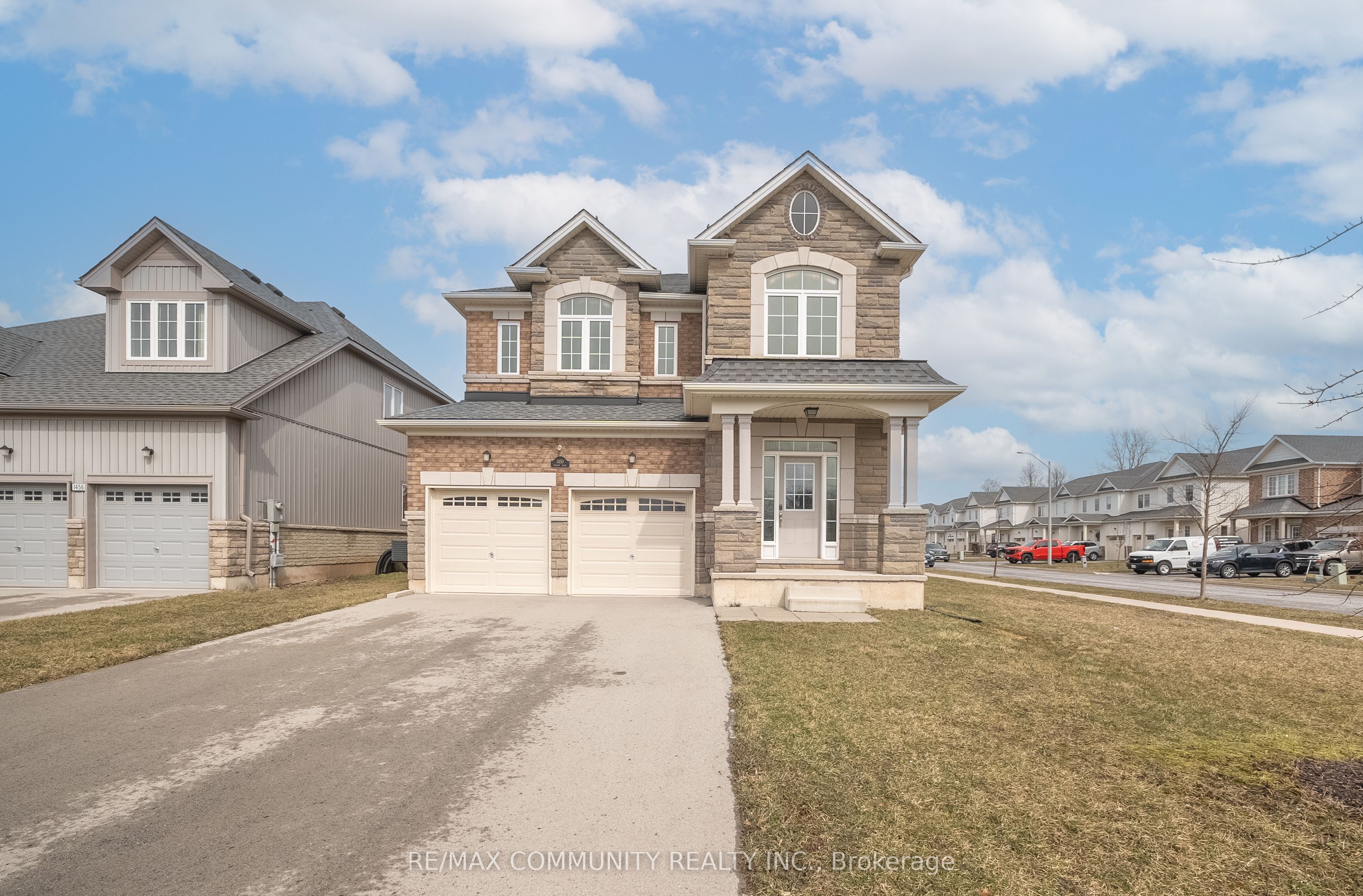 1450 Sharon Drive, Fort Erie, ON L2A 0C8 photo 2