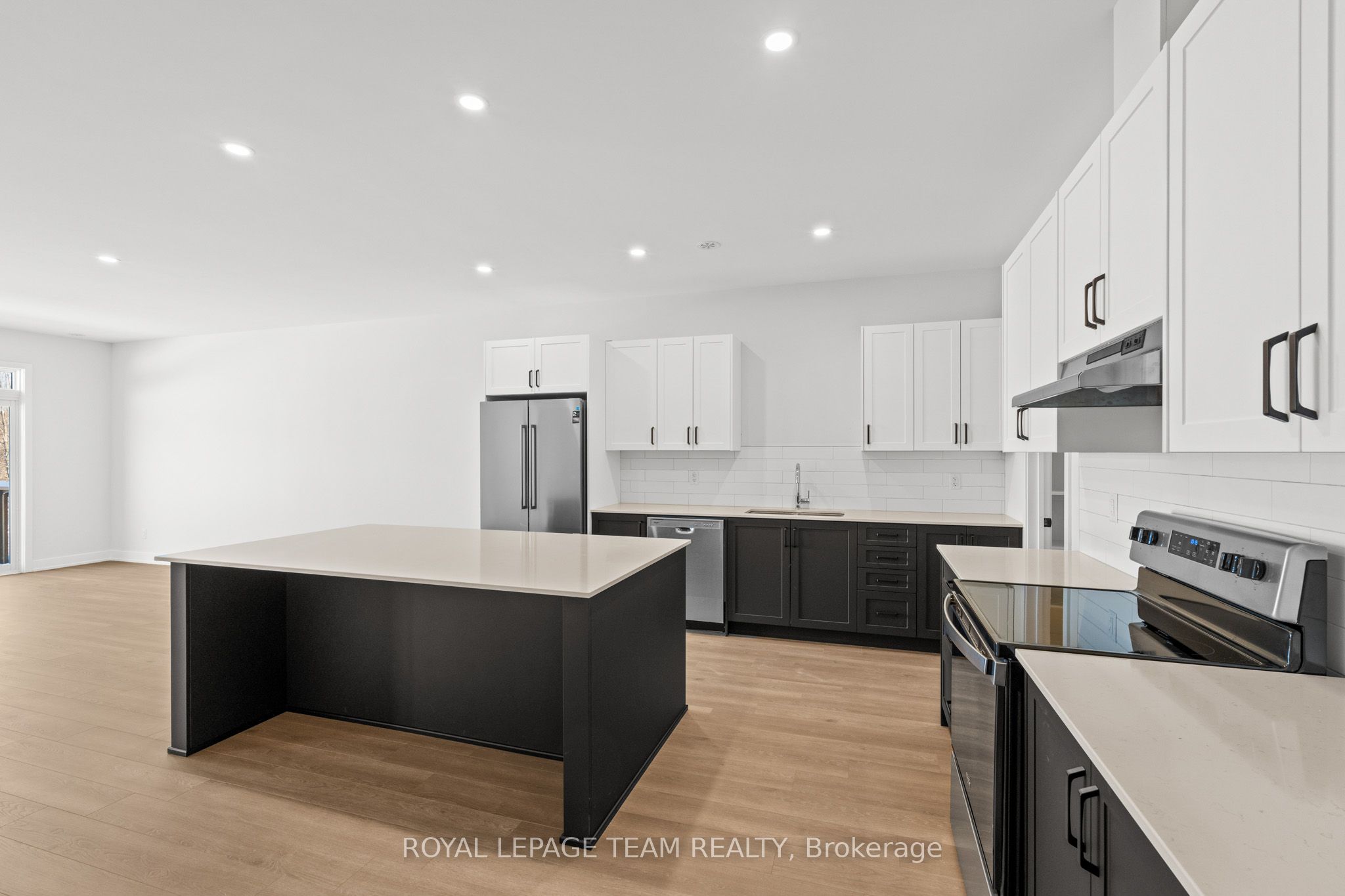 1098 Moore Street 2, Brockville, ON K6V 7N1 photo 5