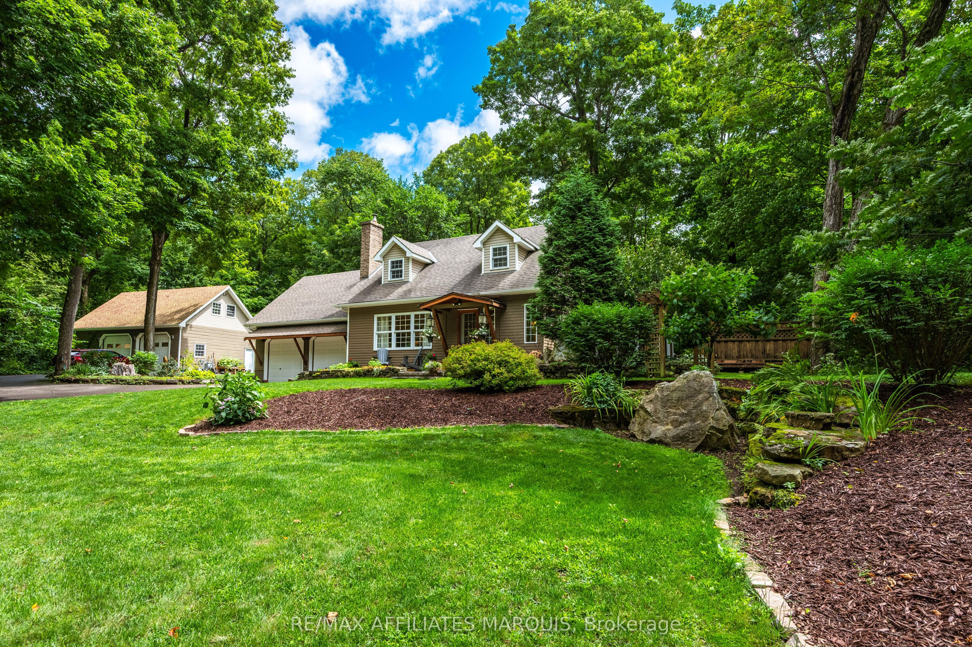99 Old Kingston Road, Rideau Lakes, ON K0G 1L0