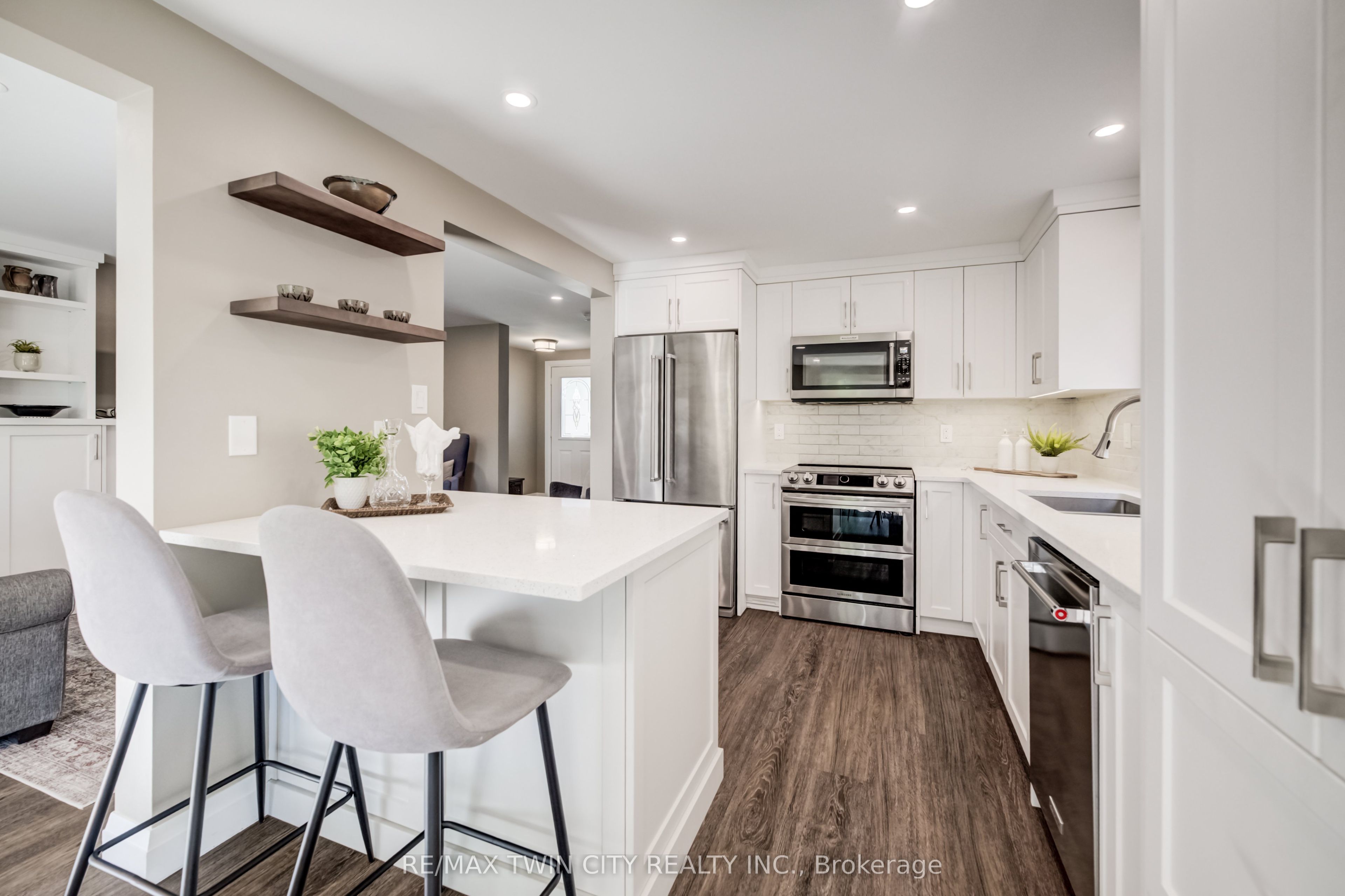 511 Chesapeake Crescent, Waterloo, ON N2K 4G1