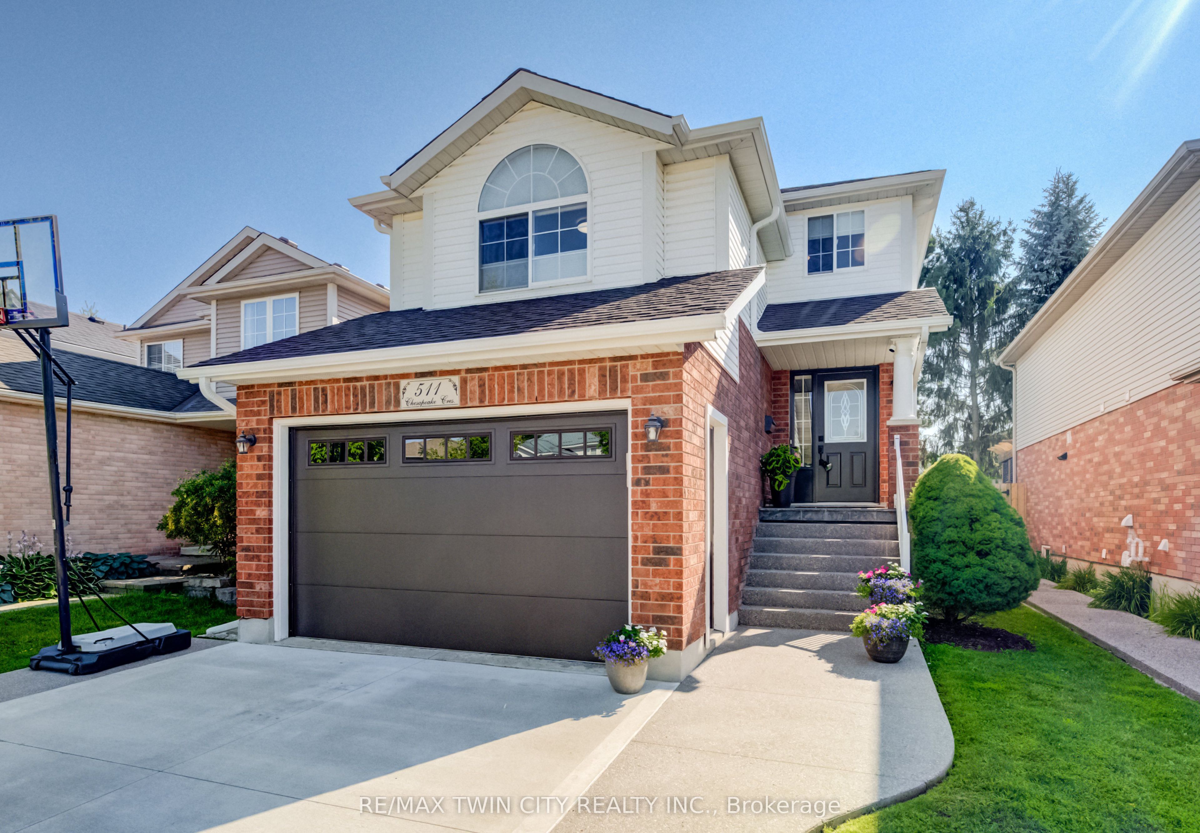 511 Chesapeake Crescent, Waterloo, ON N2K 4G1 photo 2