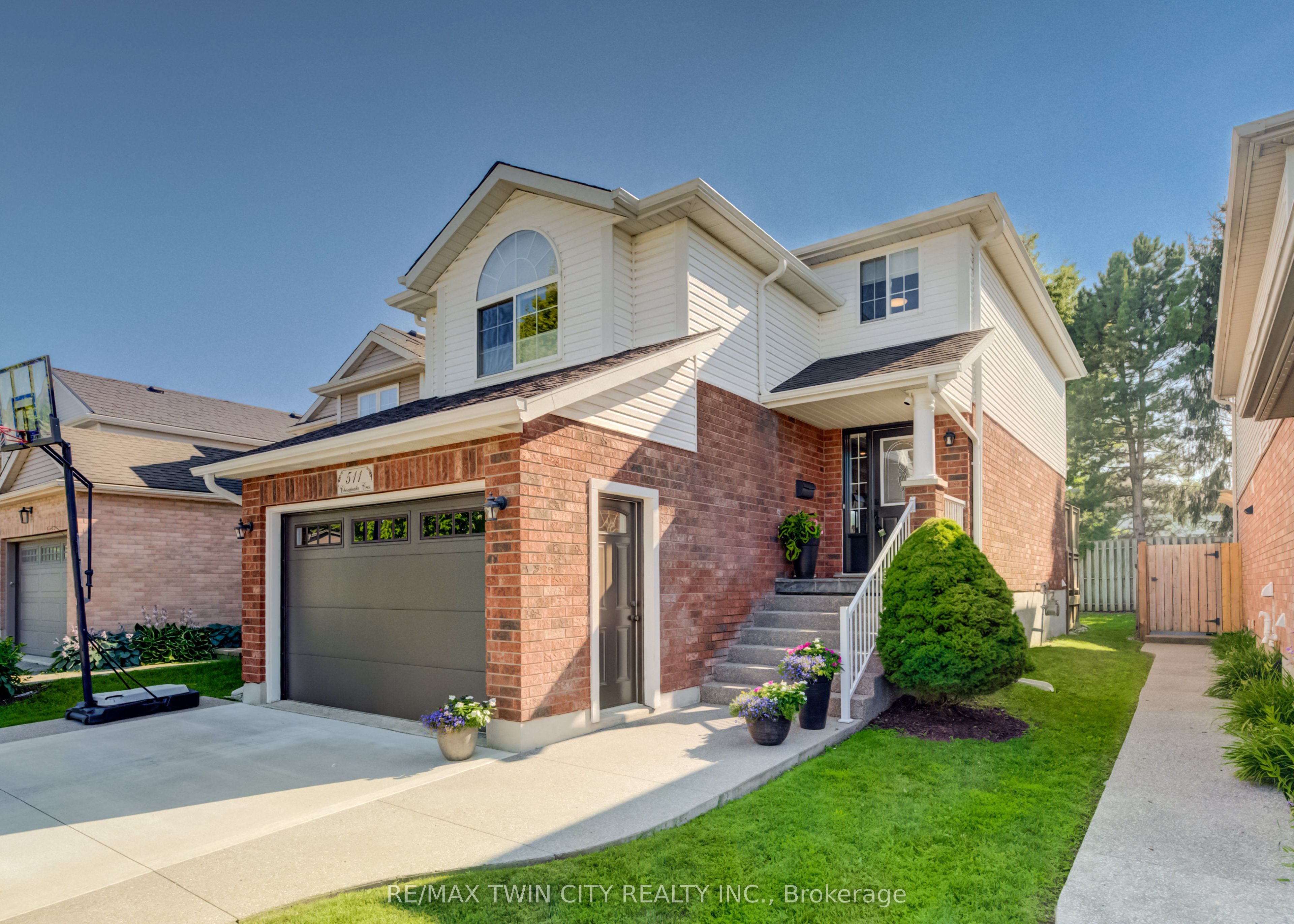 511 Chesapeake Crescent, Waterloo, ON N2K 4G1 photo 3