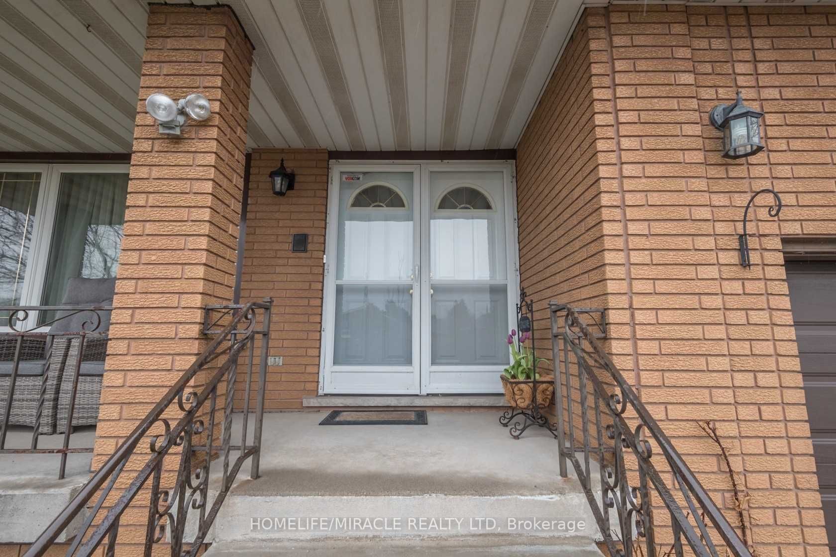 575 Upper Horning Road, Hamilton, ON L9C 7P8 photo 2
