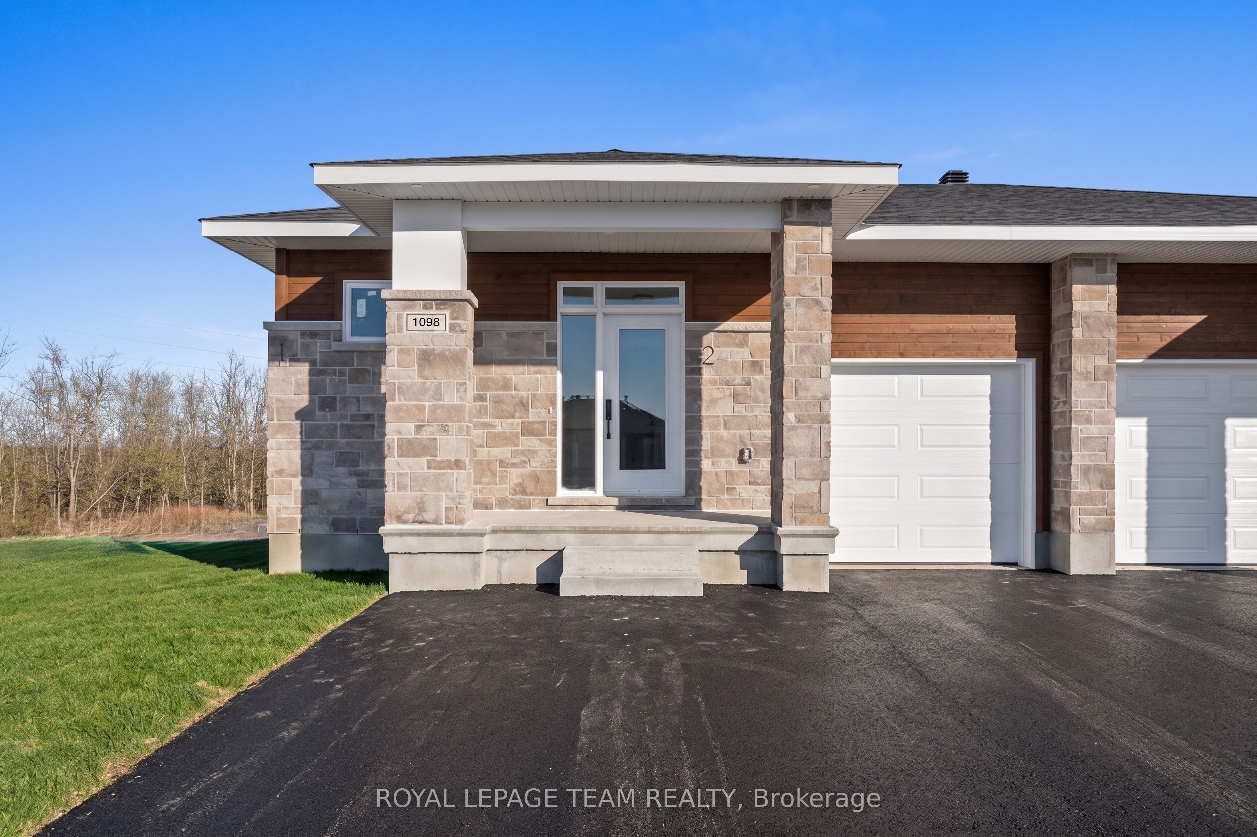 1124 Moore Street 1, Brockville, ON K6V 0H2