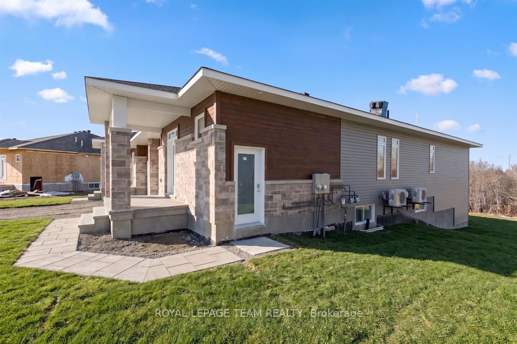 1124 Moore Street 1, Brockville, ON K6V 0H2 photo 3