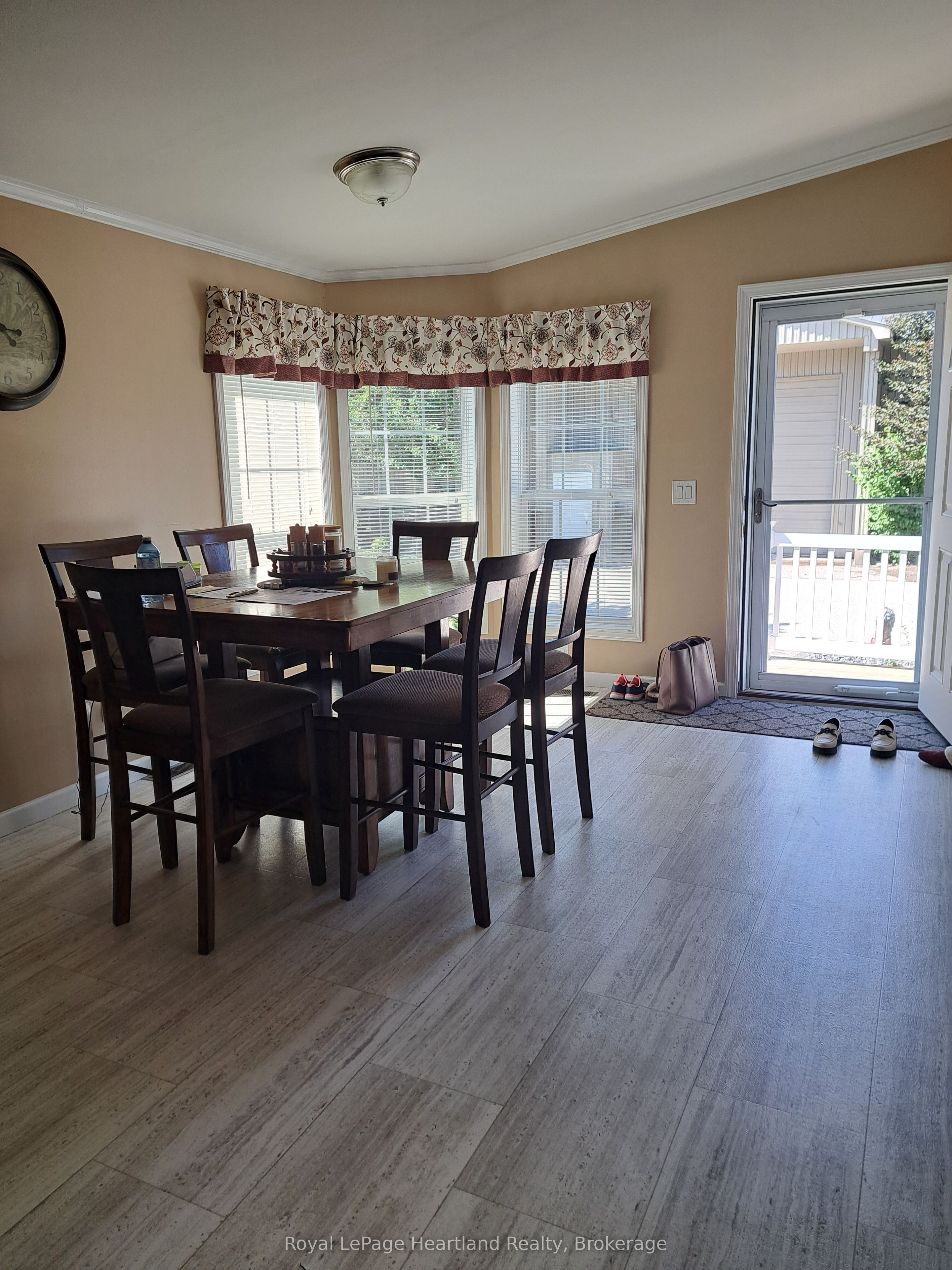 9 Bond Street, Strathroy-Caradoc, ON N7G 0C5 photo 4