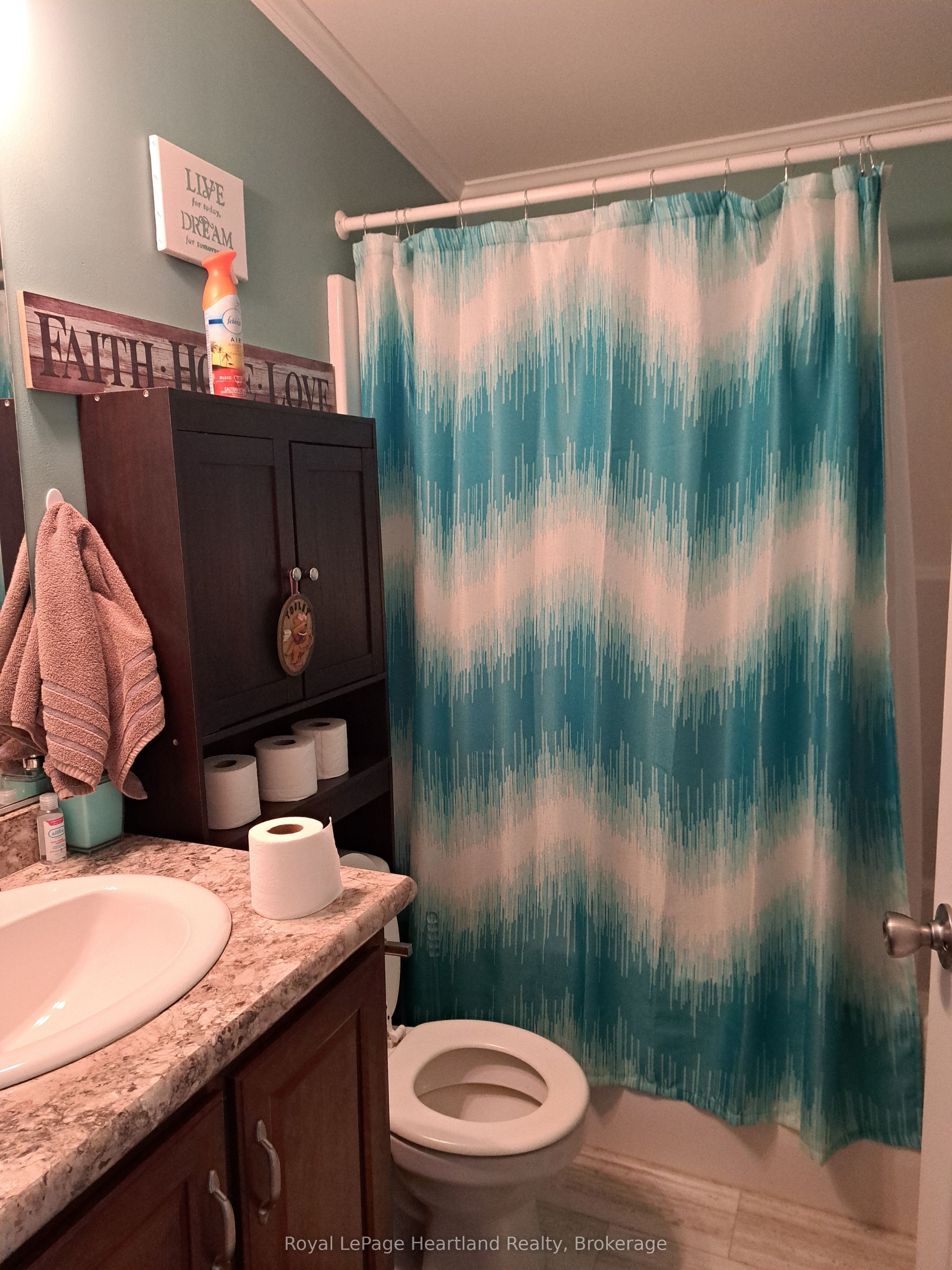 9 Bond Street, Strathroy-Caradoc, ON N7G 0C5 photo 5