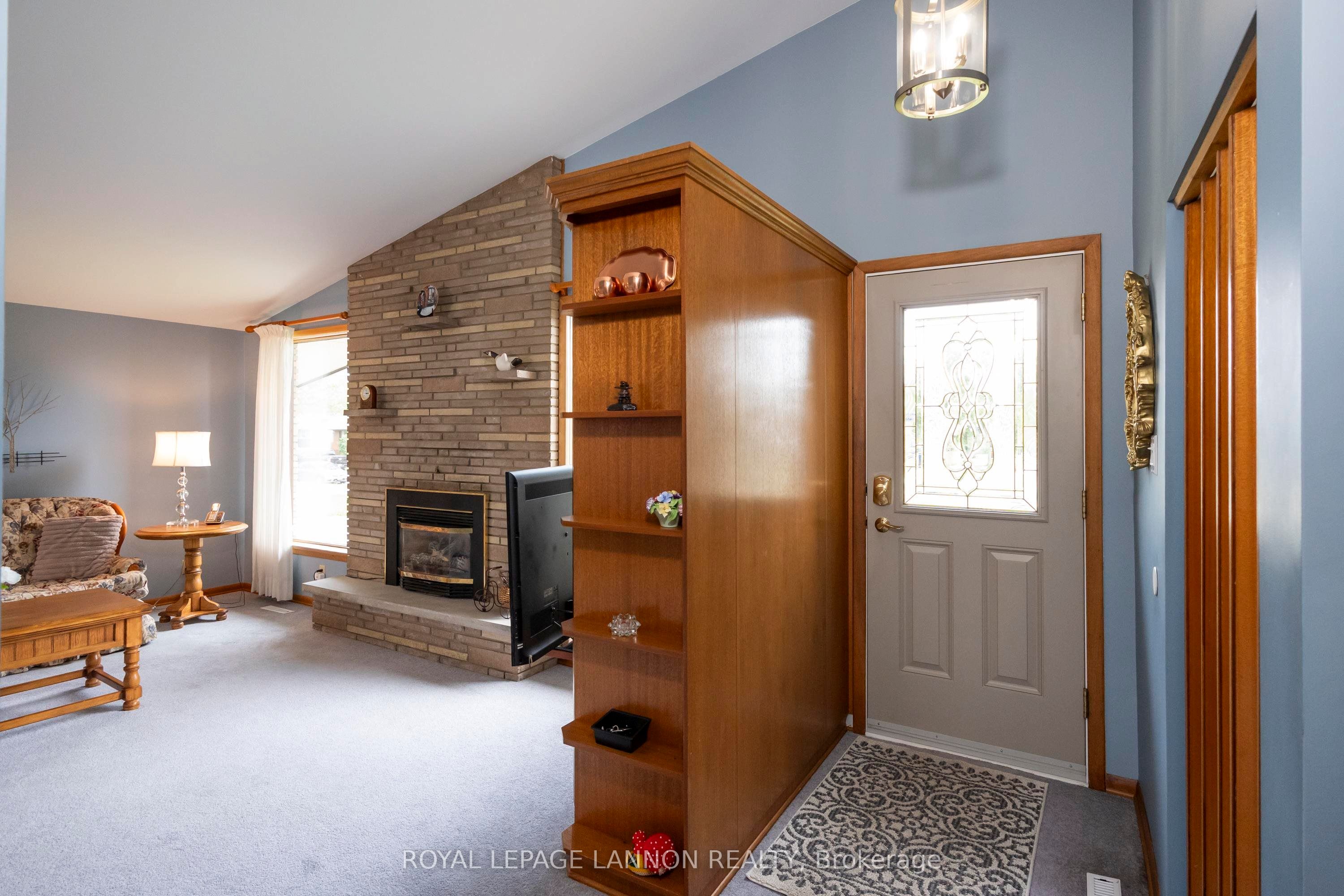 236 Poplar Ave, Thunder Bay, ON P7B 1V9 photo 3