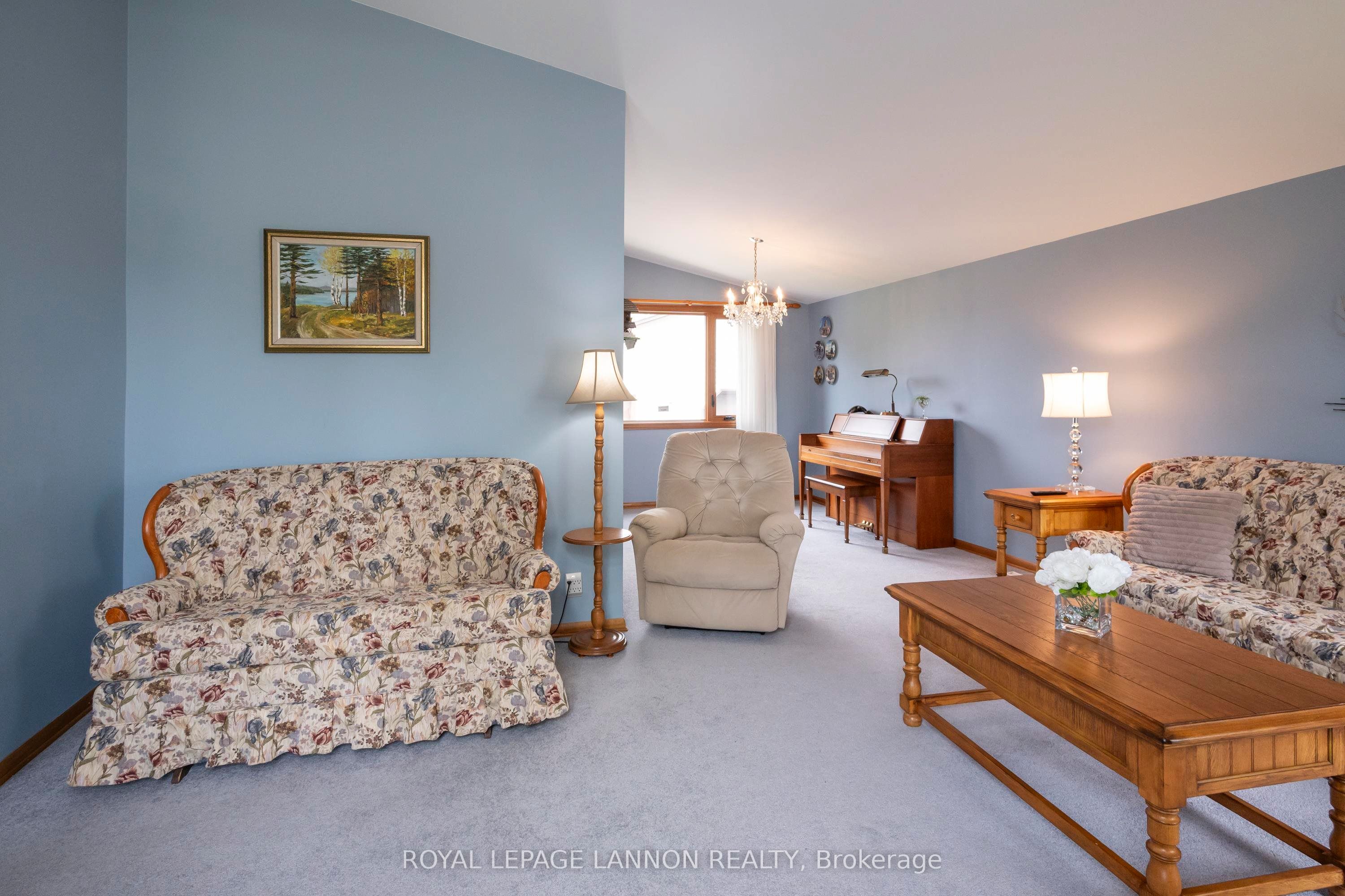 236 Poplar Ave, Thunder Bay, ON P7B 1V9 photo 5