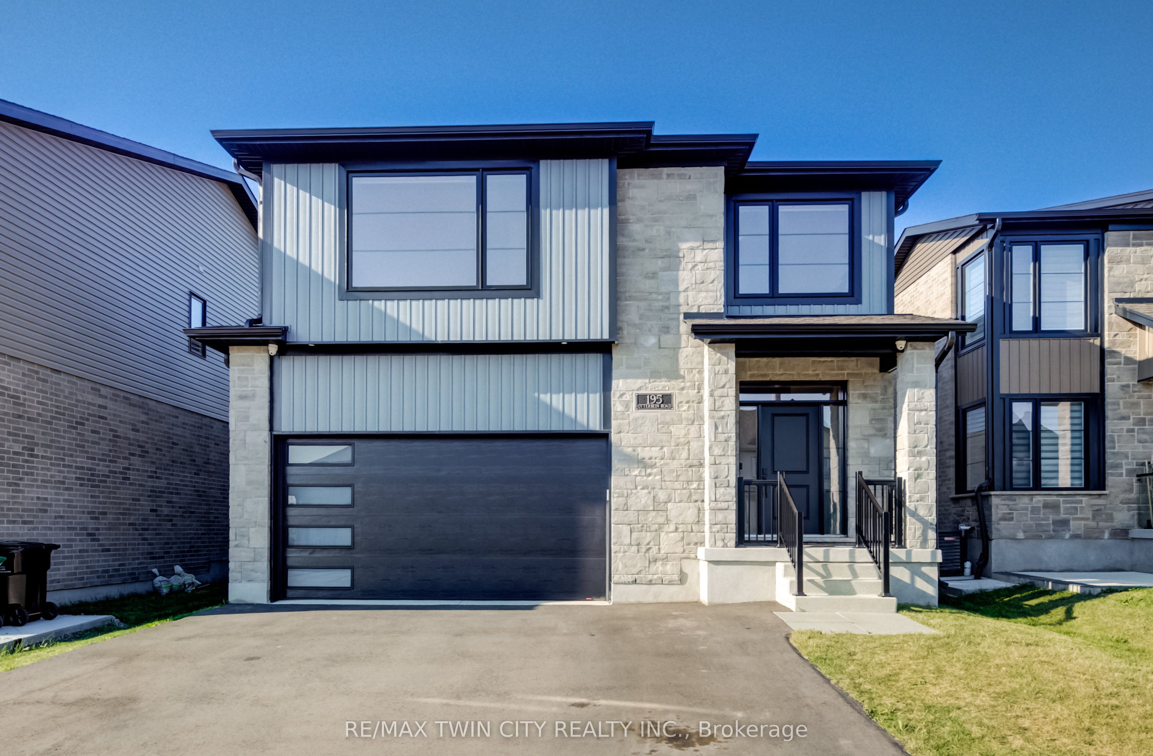 195 Otterbein Road, Kitchener, ON N2B 0A8