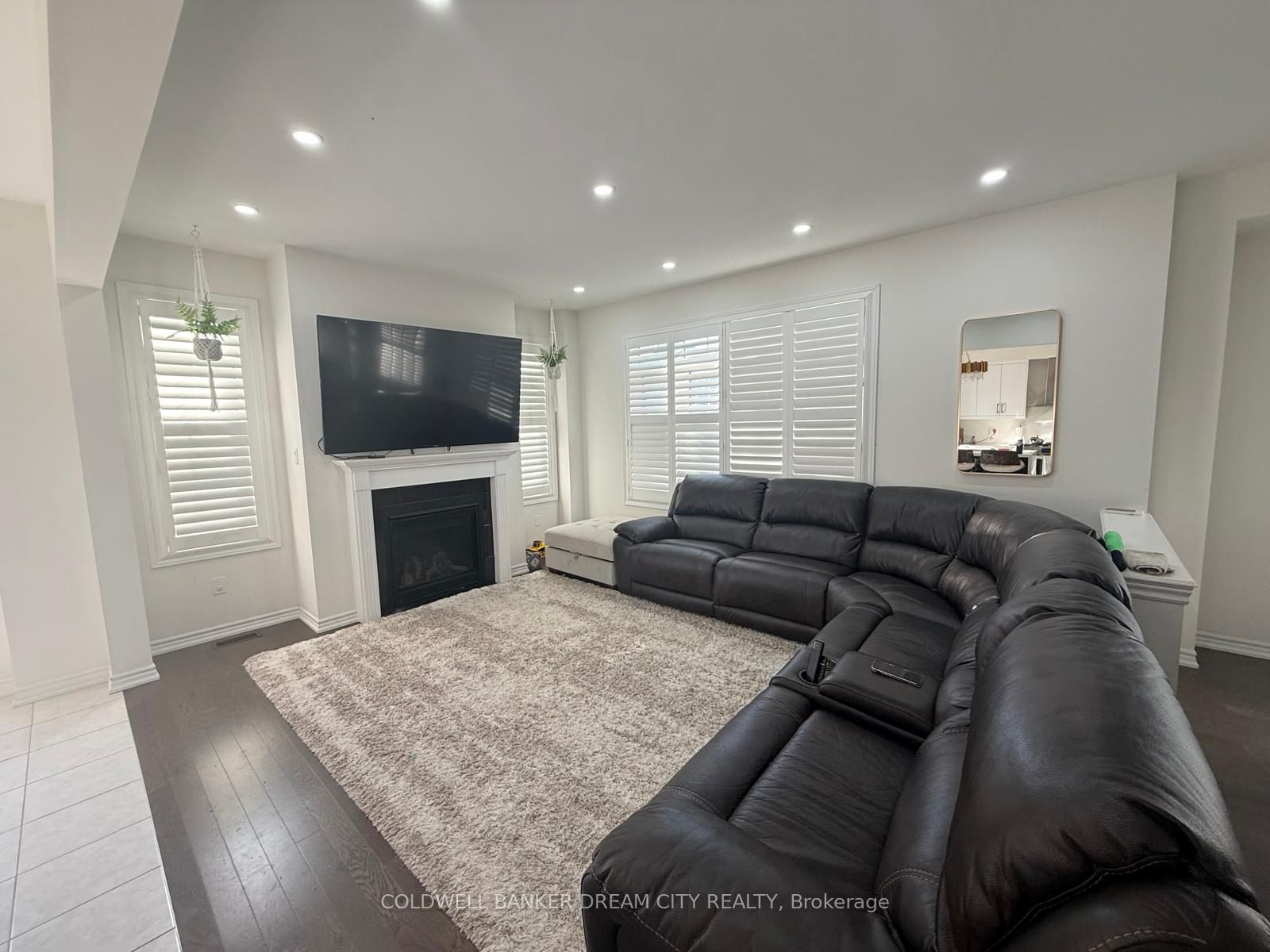 8 Moriarity Drive, Brant, ON N3L 0K4 photo 3