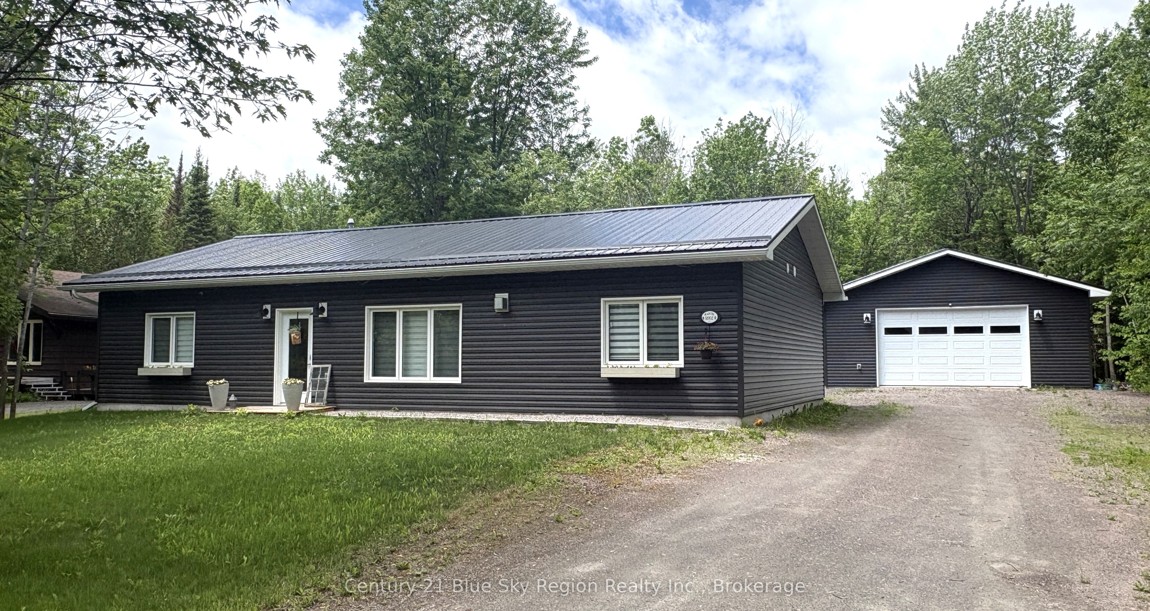 1662 Jocko Point Road W, North Bay, ON P1B 8G5