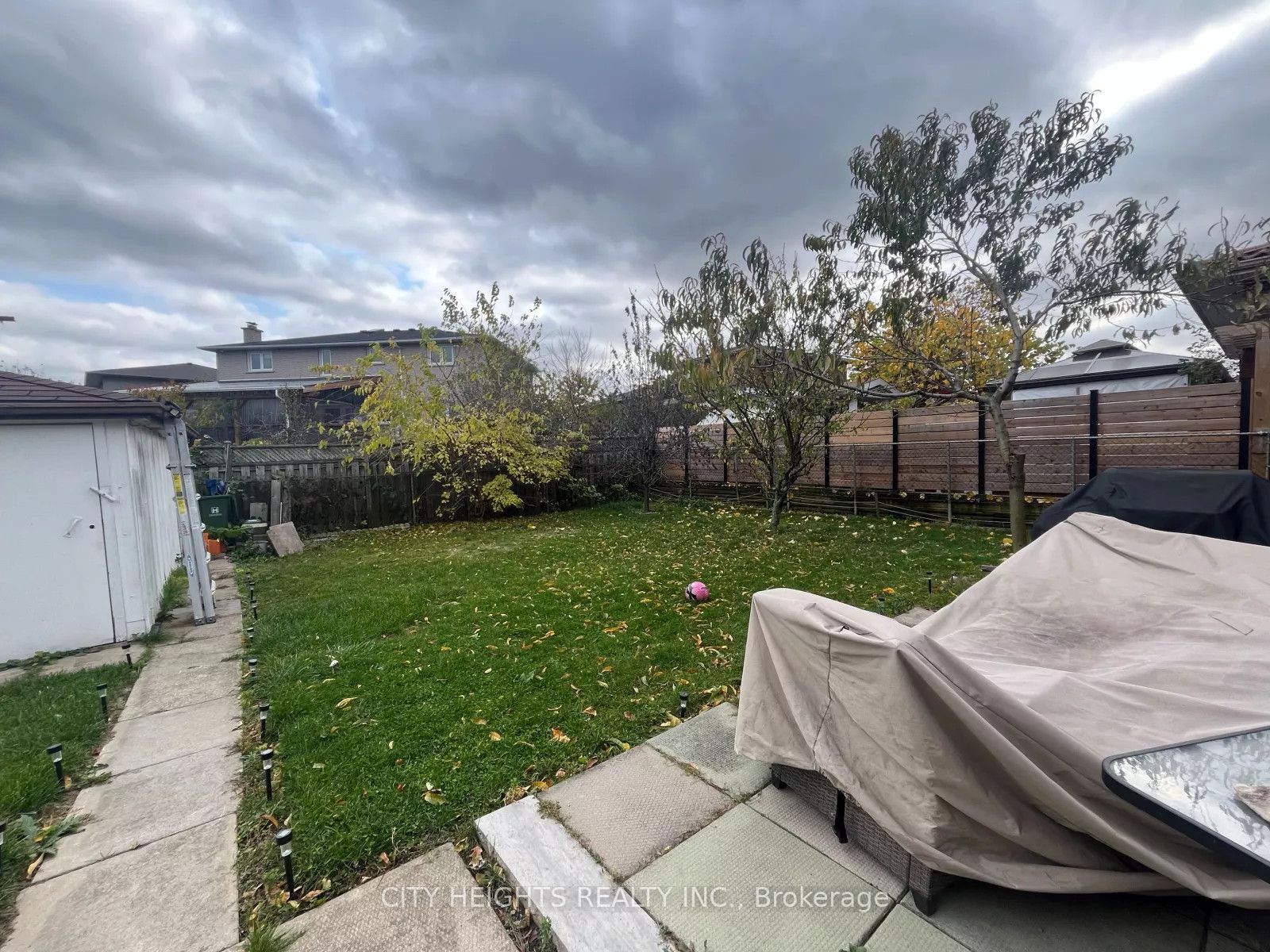 207 Mount Albion Road, Hamilton, ON L8K 6K1 photo 3