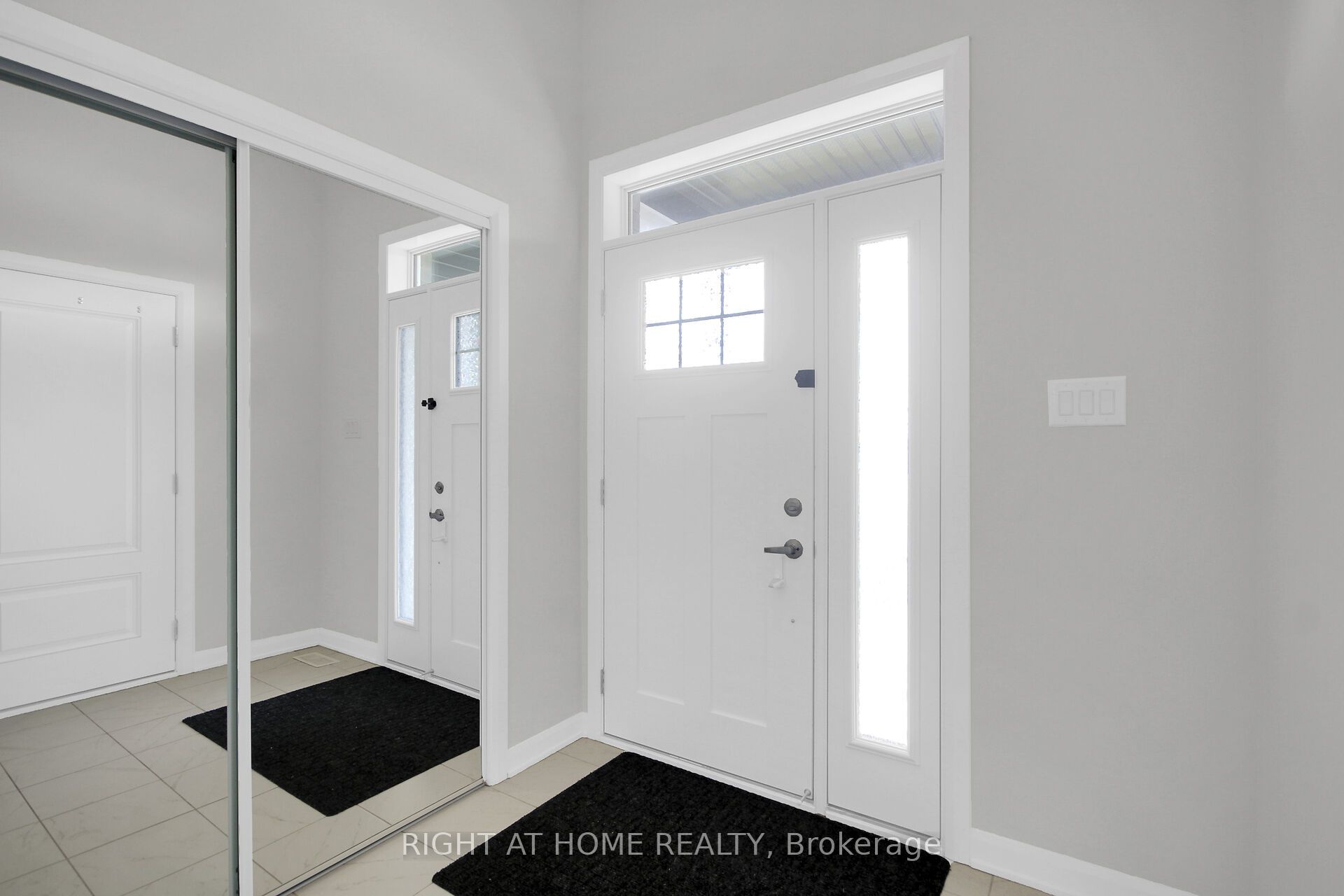 1020 Ballyhale Heights, Barrhaven, ON K2J 6Y6 photo 5