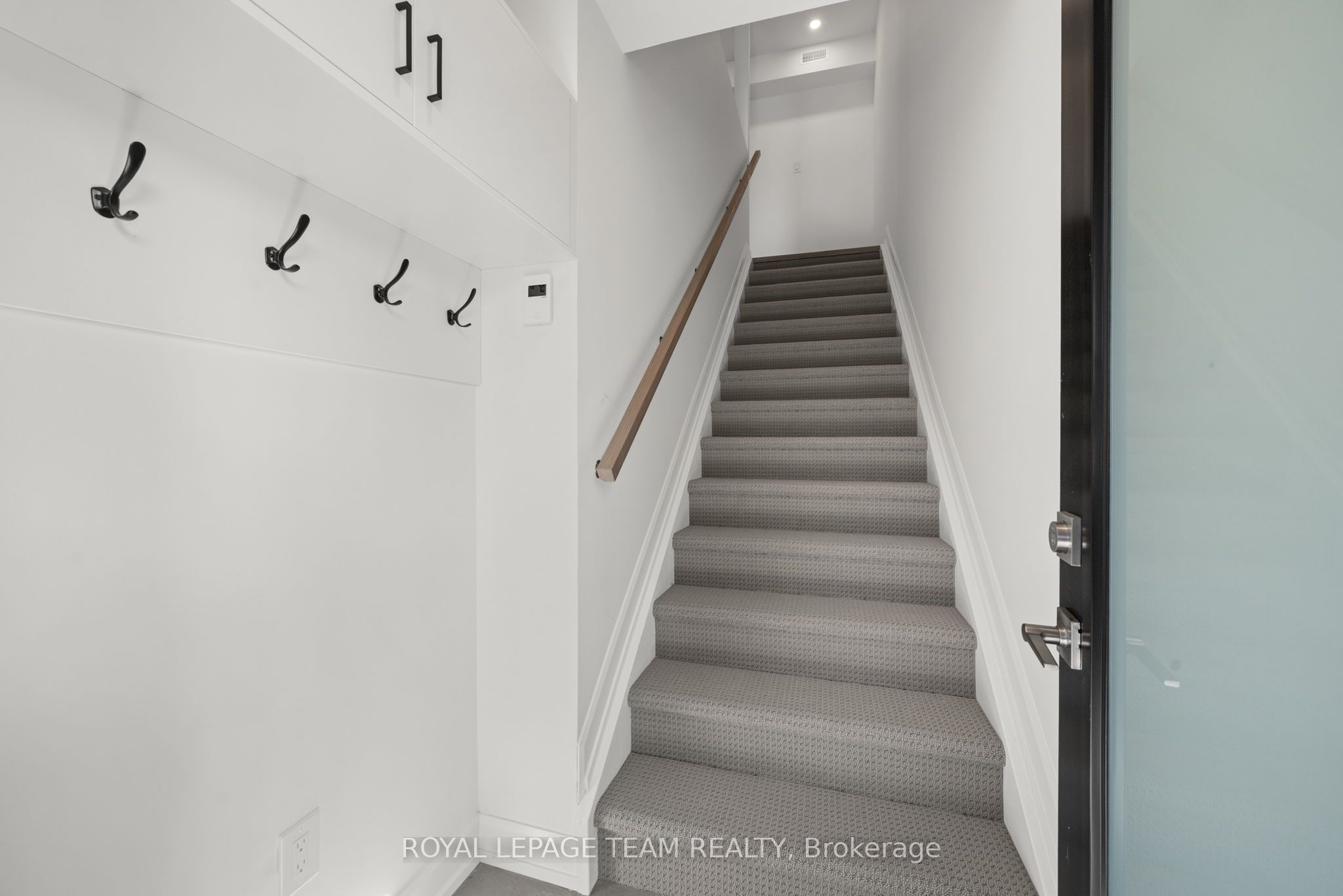 1231 Shillington Avenue Upper, Carlington - Central Park, ON K1Z 7Z9 photo 4