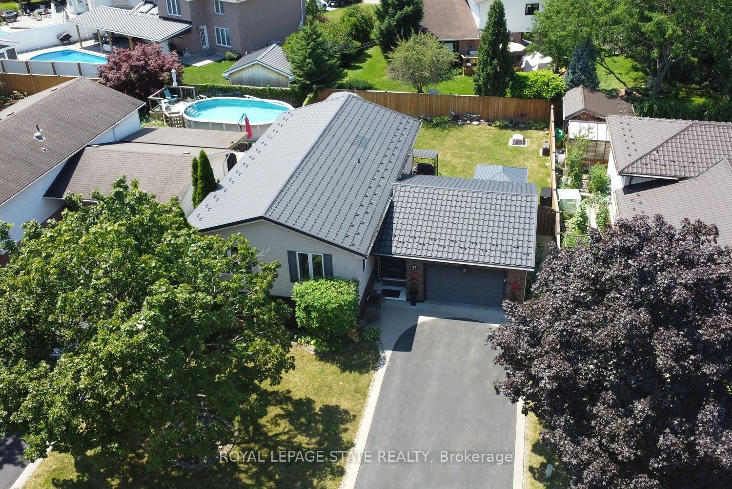 24 Buchanan Drive, Haldimand, ON N3W 1H1 photo 2