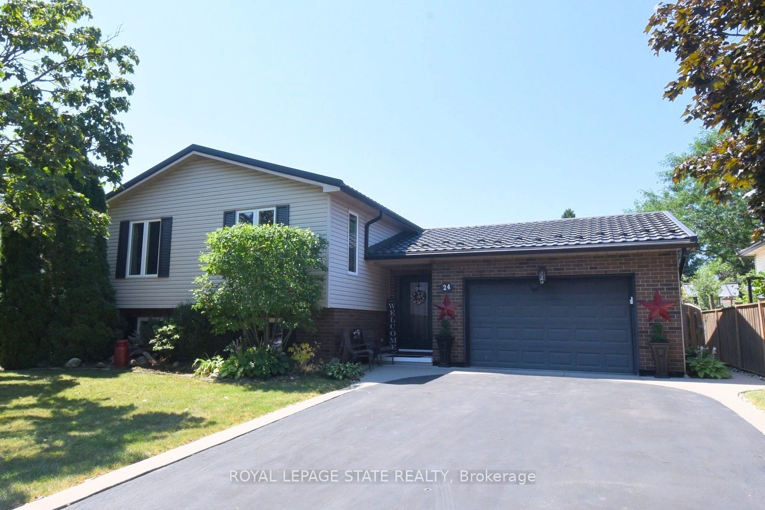 24 Buchanan Drive, Haldimand, ON N3W 1H1 photo 3
