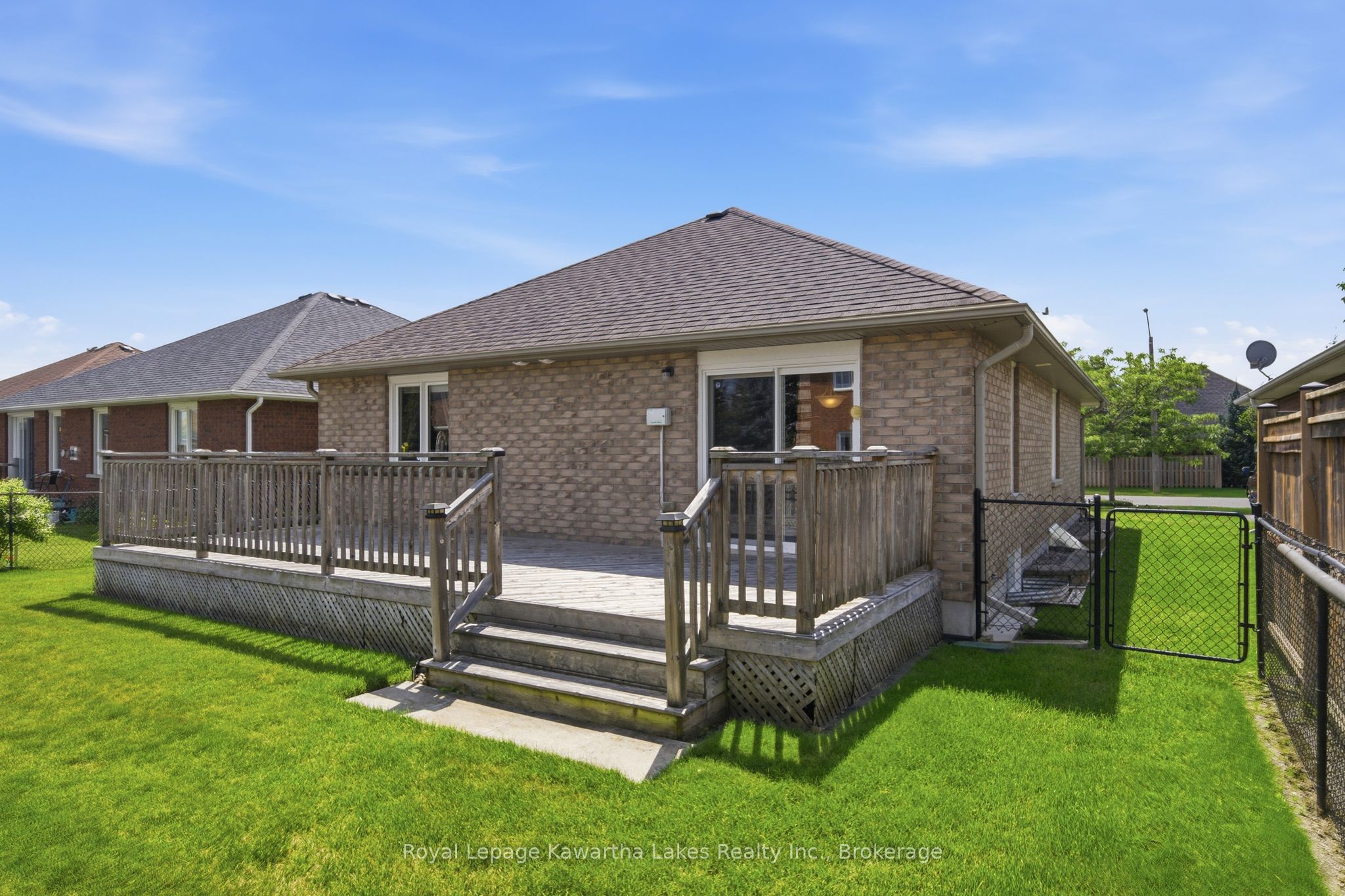 32 Gee Crescent, Kawartha Lakes, ON K9V 6G4 photo 2