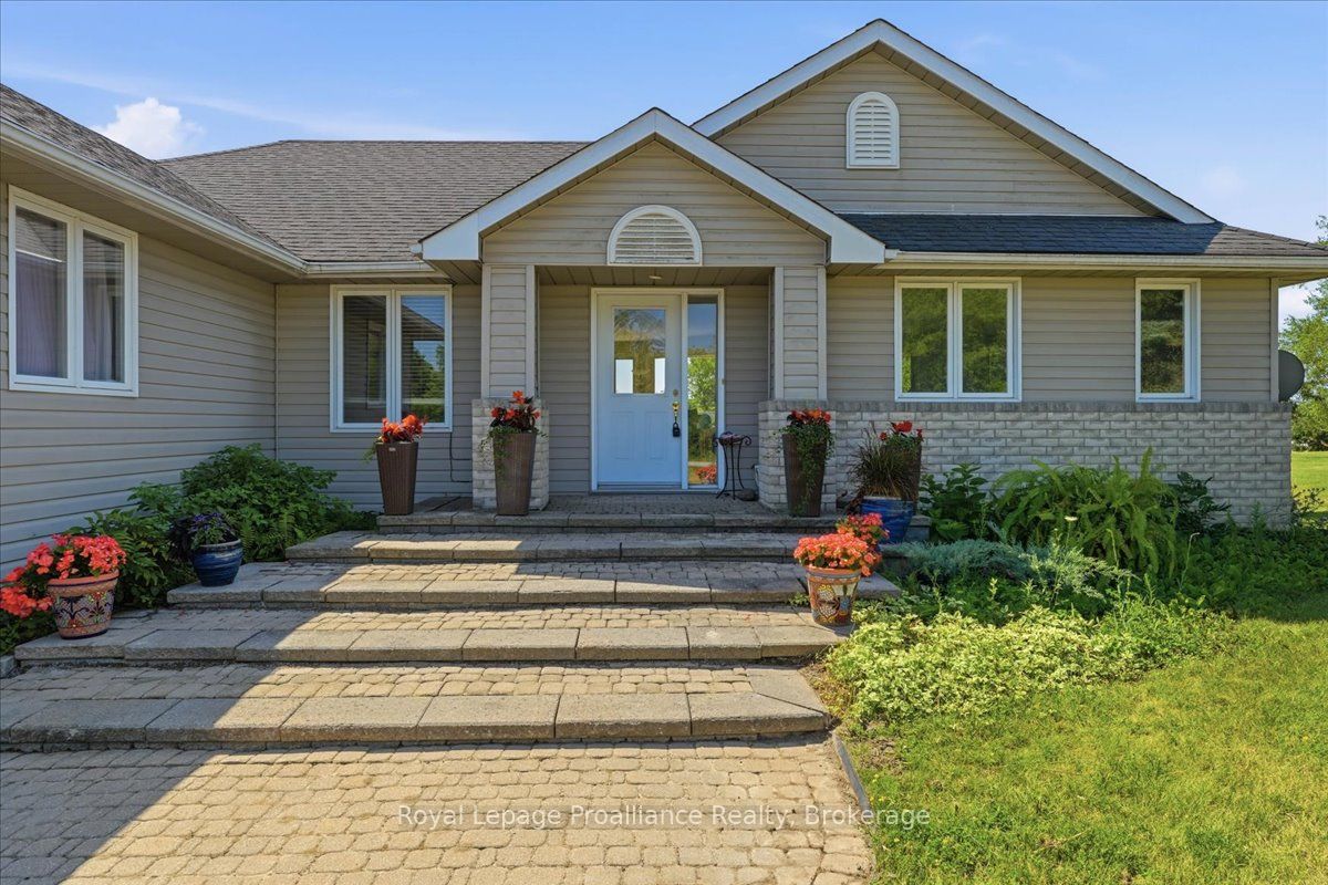 95 Dave Drive, Quinte West, ON K0K 2C0 photo 2