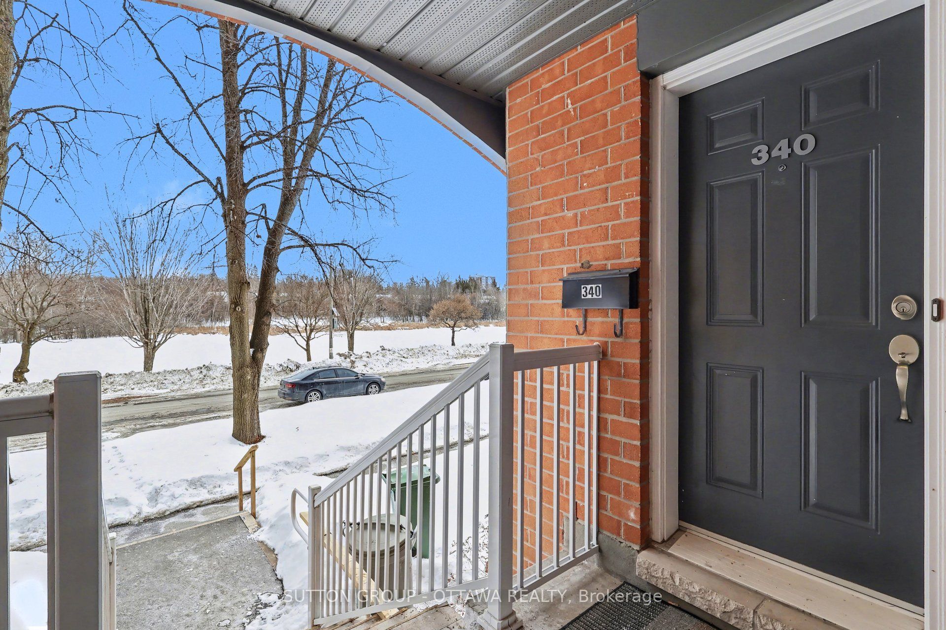 340 London Terrace, Manor Park - Cardinal Glen and Area, ON K1K 2W3 photo 3