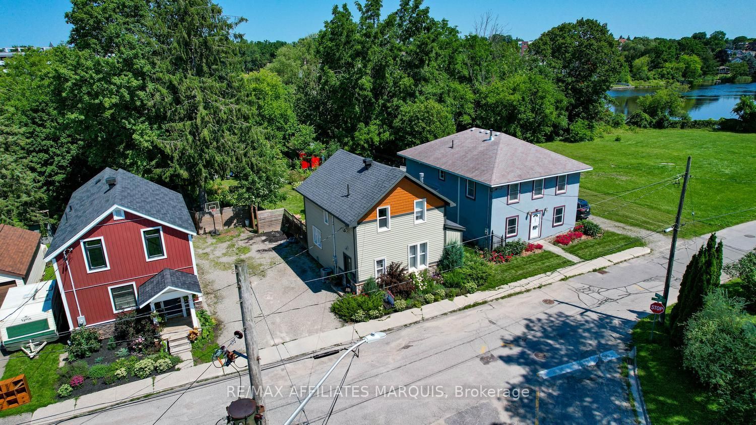 20 RIVER Street, Smiths Falls, ON K7A 3S2