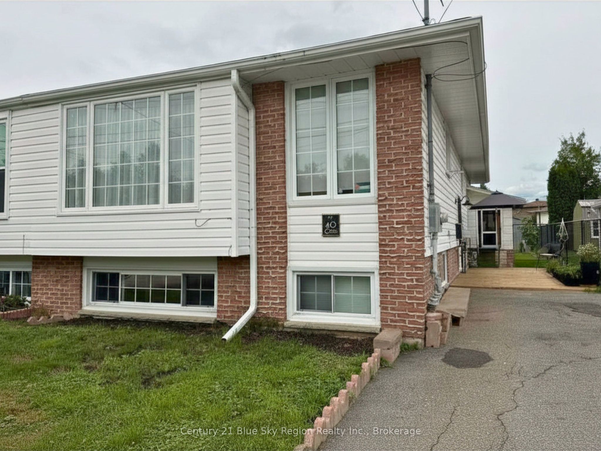 40 Charlton Crescent, North Bay, ON P1A 3M6