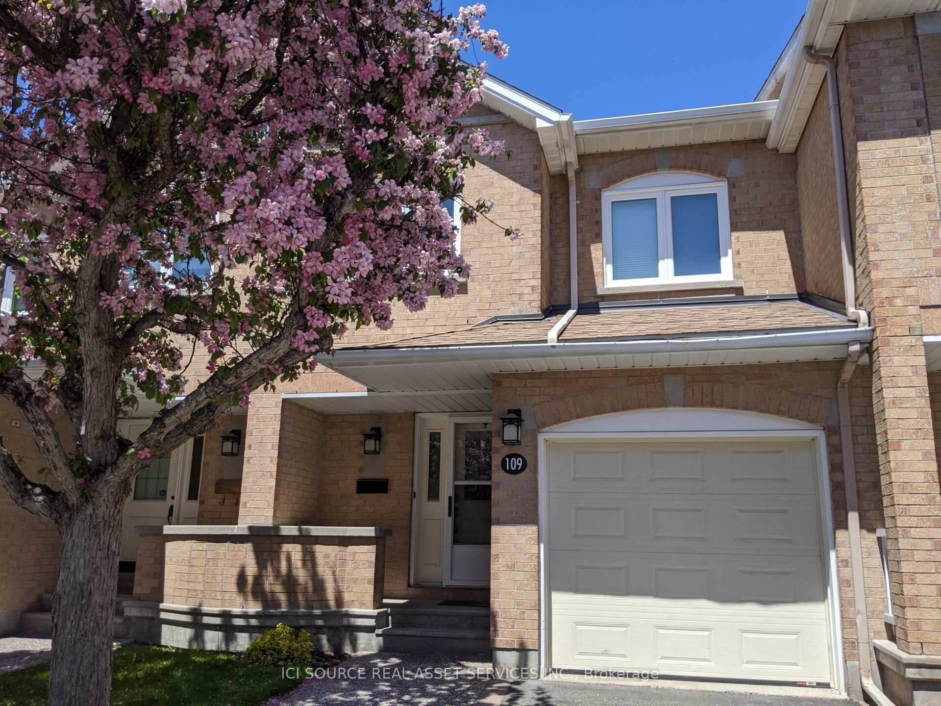 109 Dalecroft Crescent, South of Baseline to Knoxdale, ON K2G 5V8 photo 2