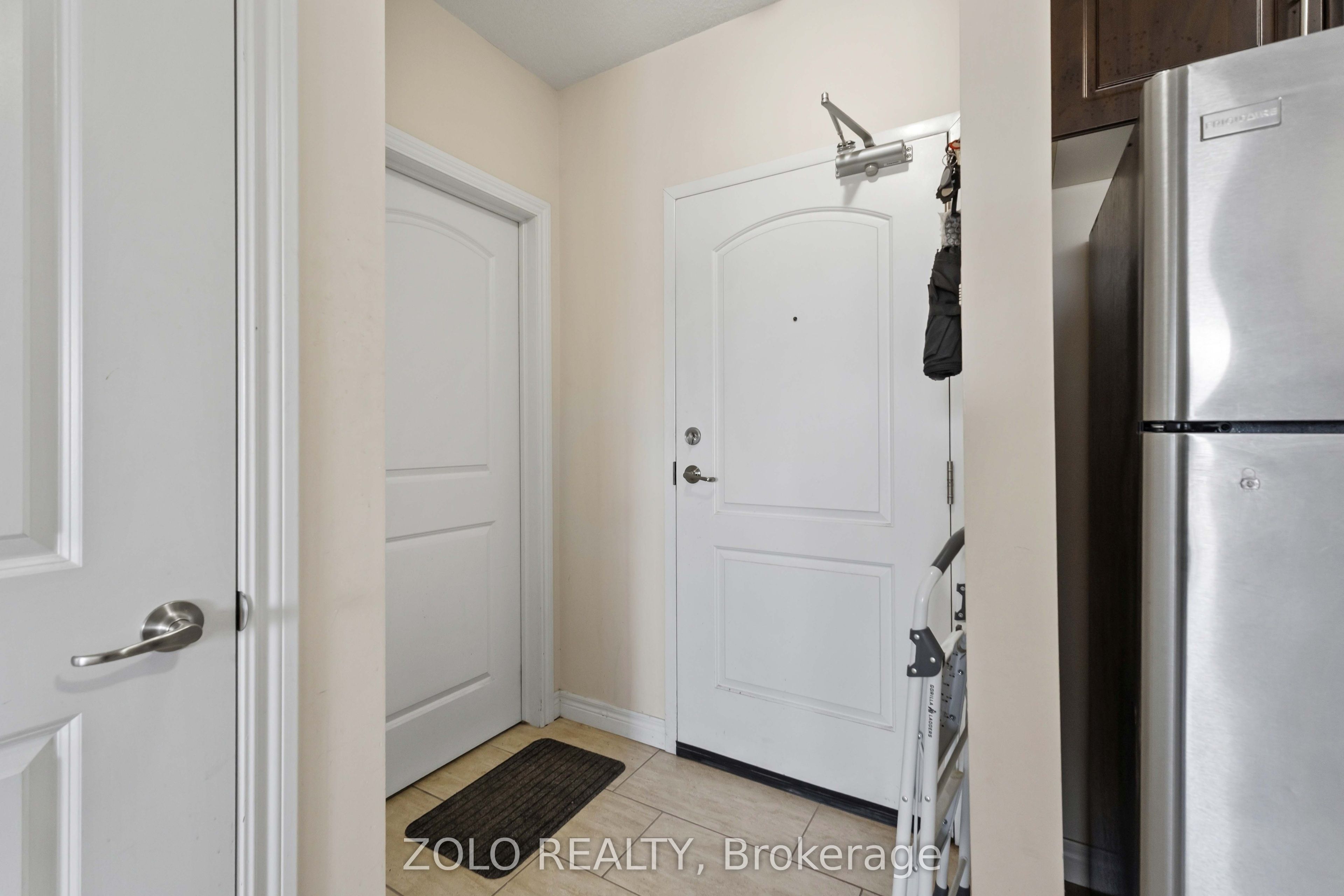 886 Golf Links Road 304, Hamilton, ON L9K 1J8 photo 4