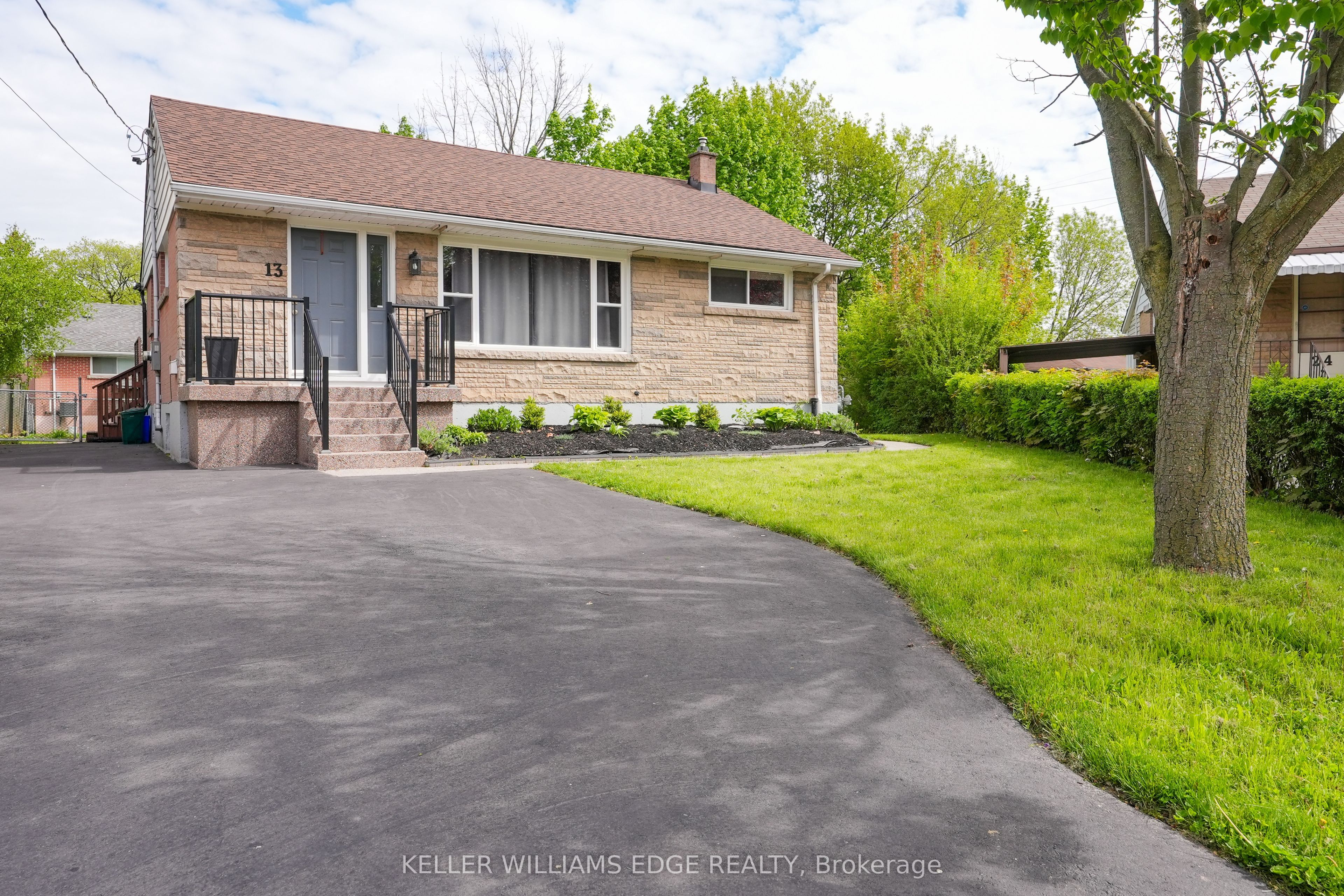 13 Beaucourt Place Lower, Hamilton, ON L8S 2P8 photo 2