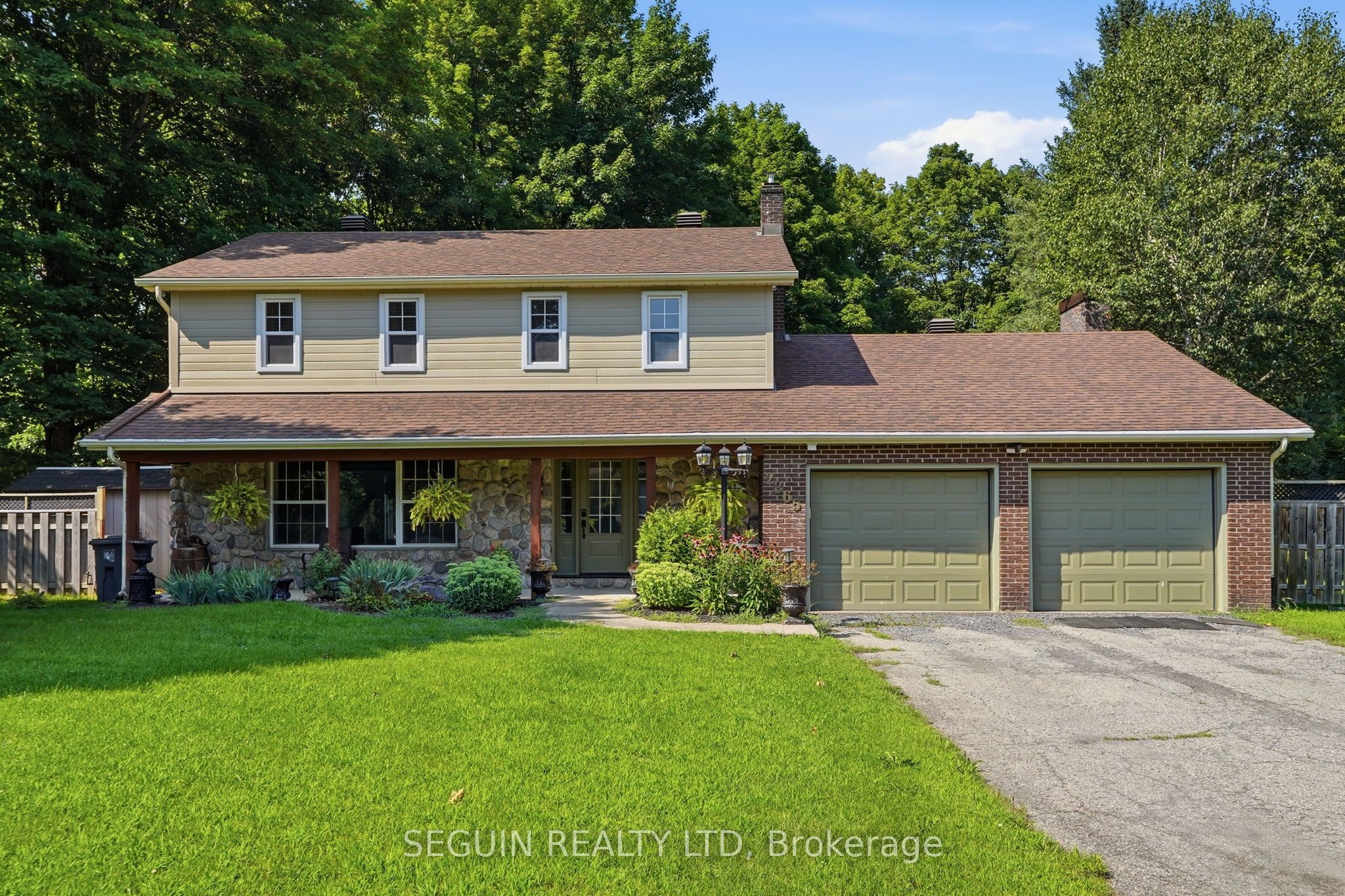 2865 Front Road, East Hawkesbury, ON K6A 2R2 photo 2