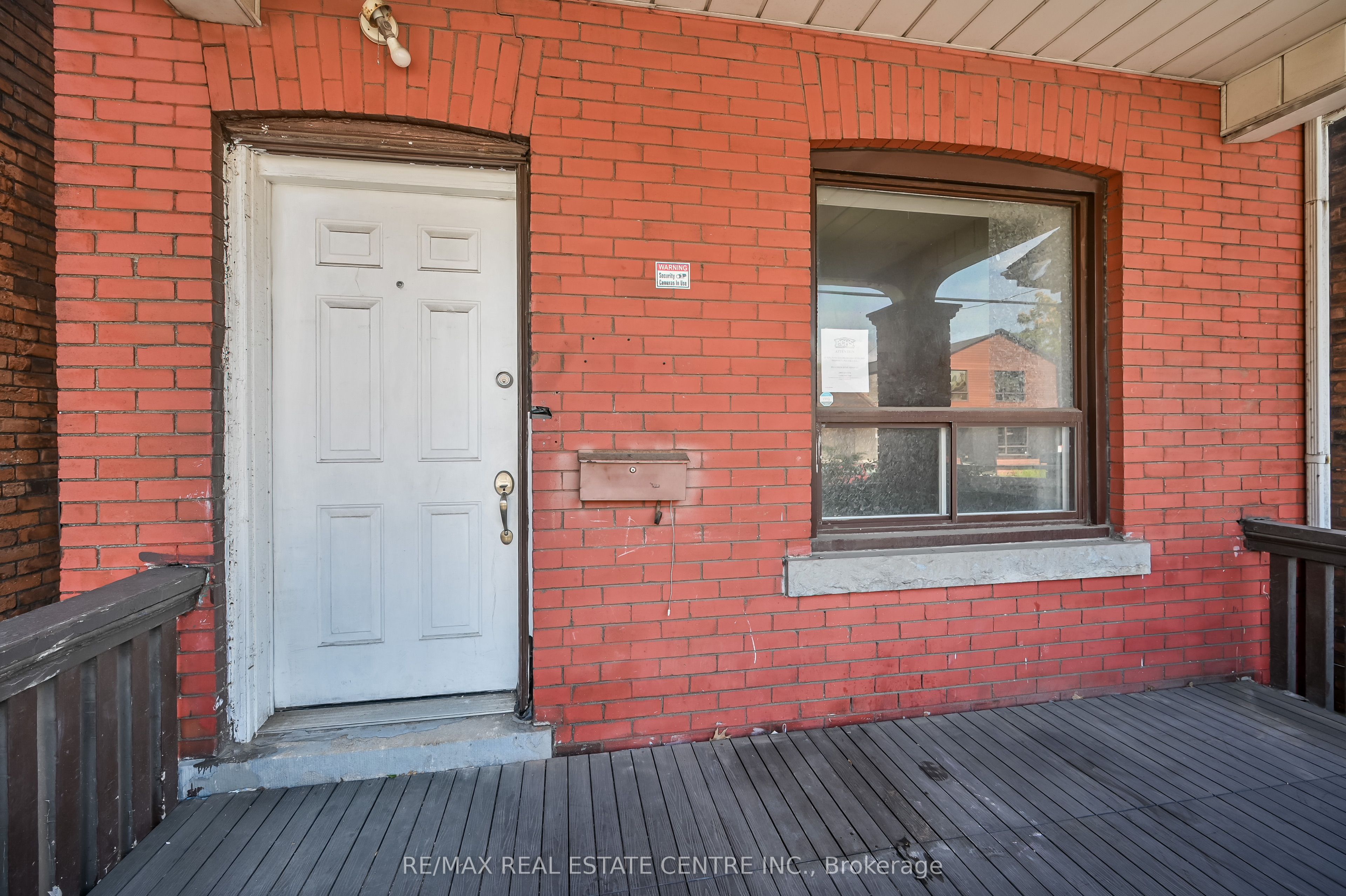 334 CANNON Street E, Hamilton, ON L8L 2B9 photo 2