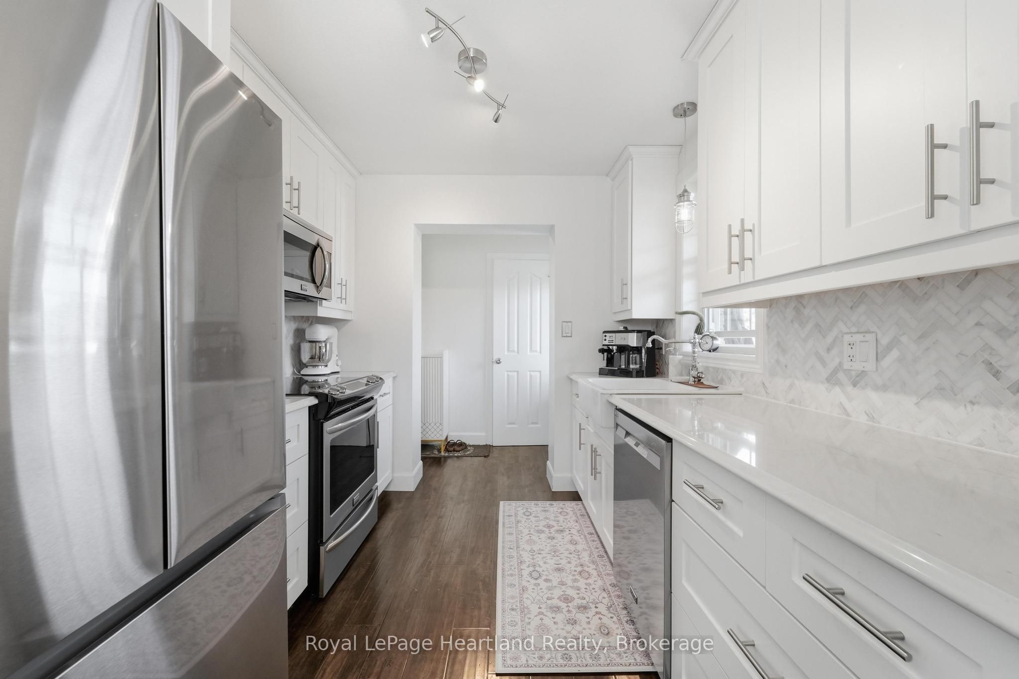 770 Scott Street W, North Perth, ON N4W 1J5 photo 4