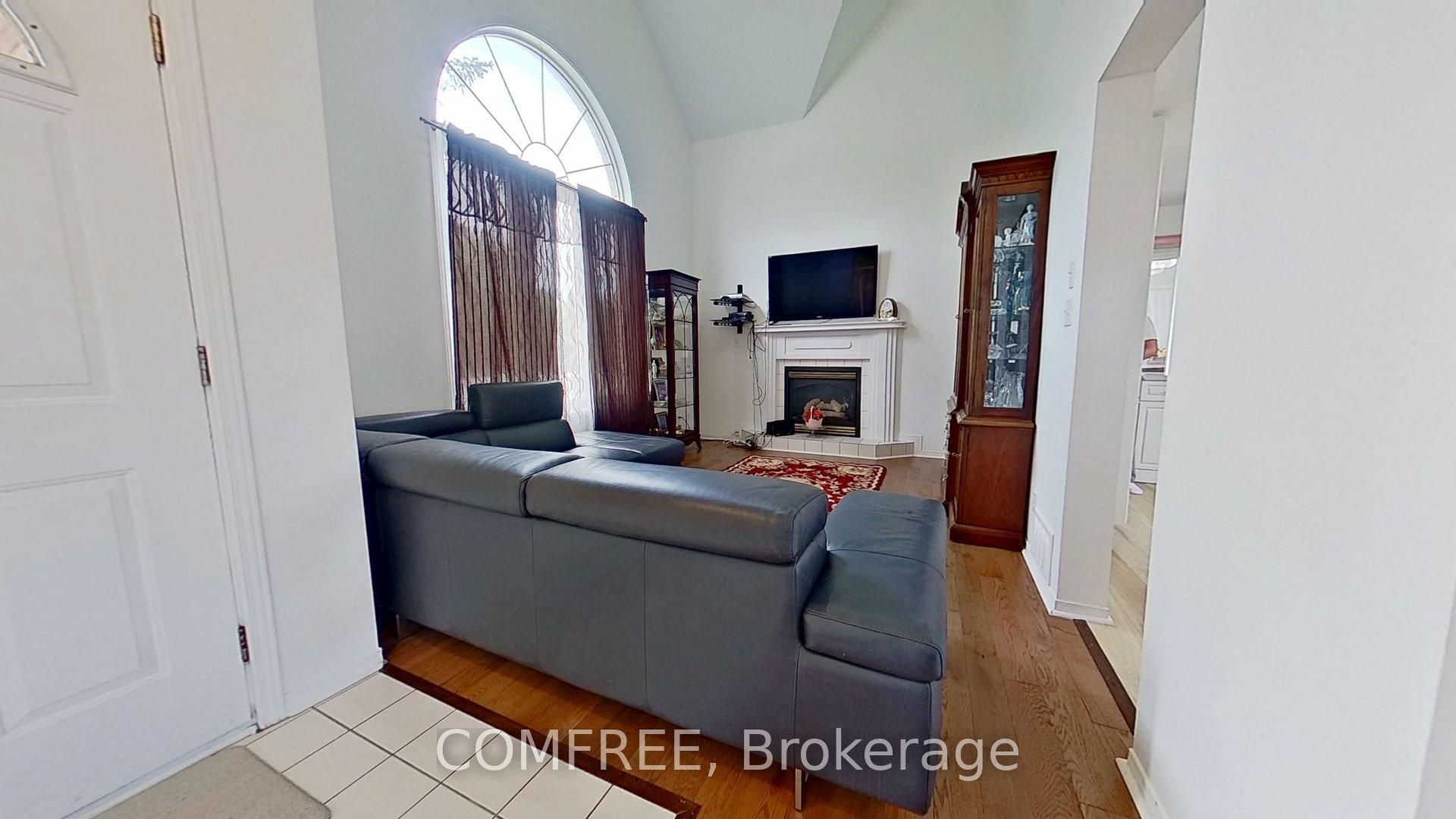 1226 Matheson Road, Cyrville - Carson Grove - Pineview, ON K1J 1A7 photo 4