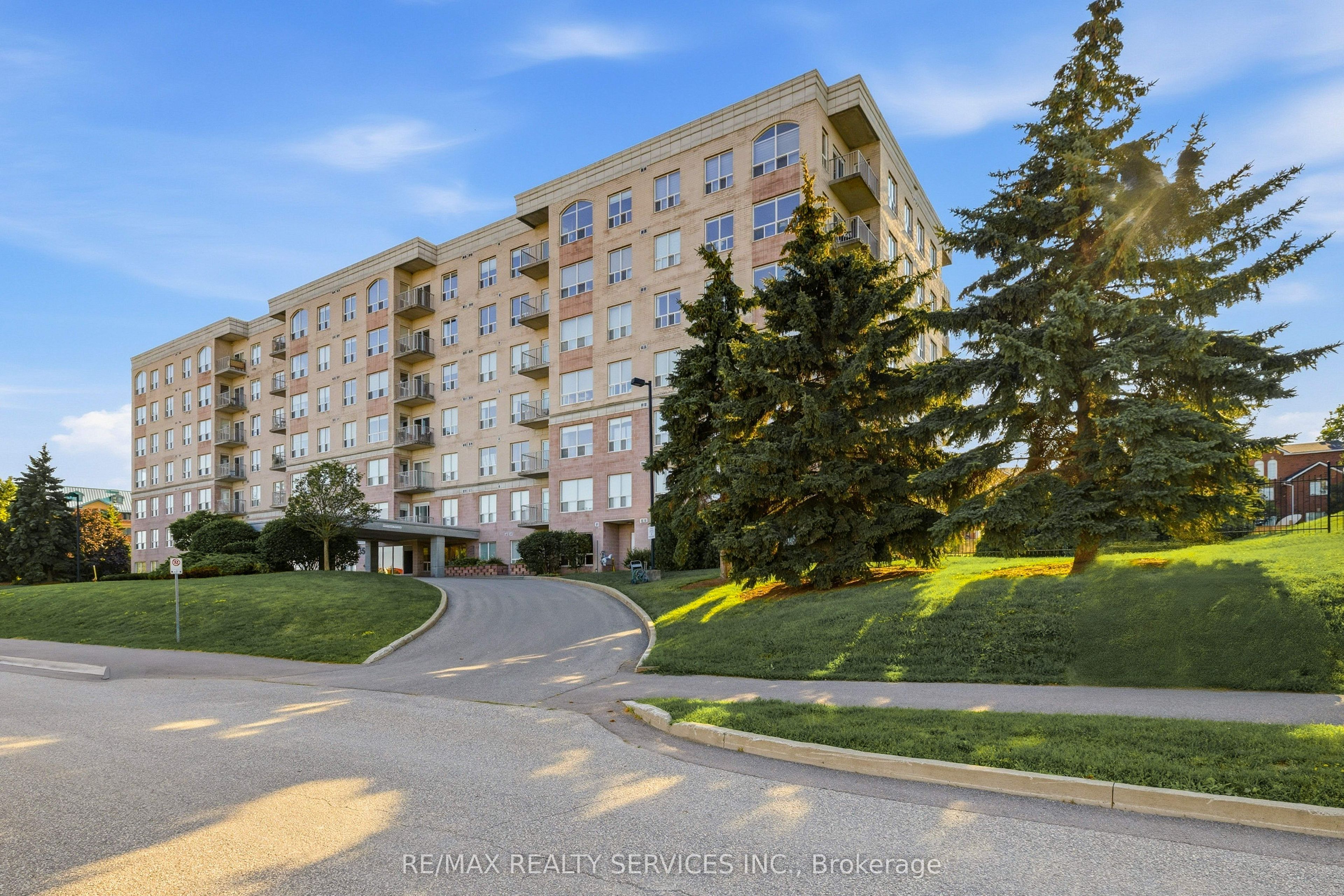 350 Wellington Street 212, Kingston, ON K7K 7J7