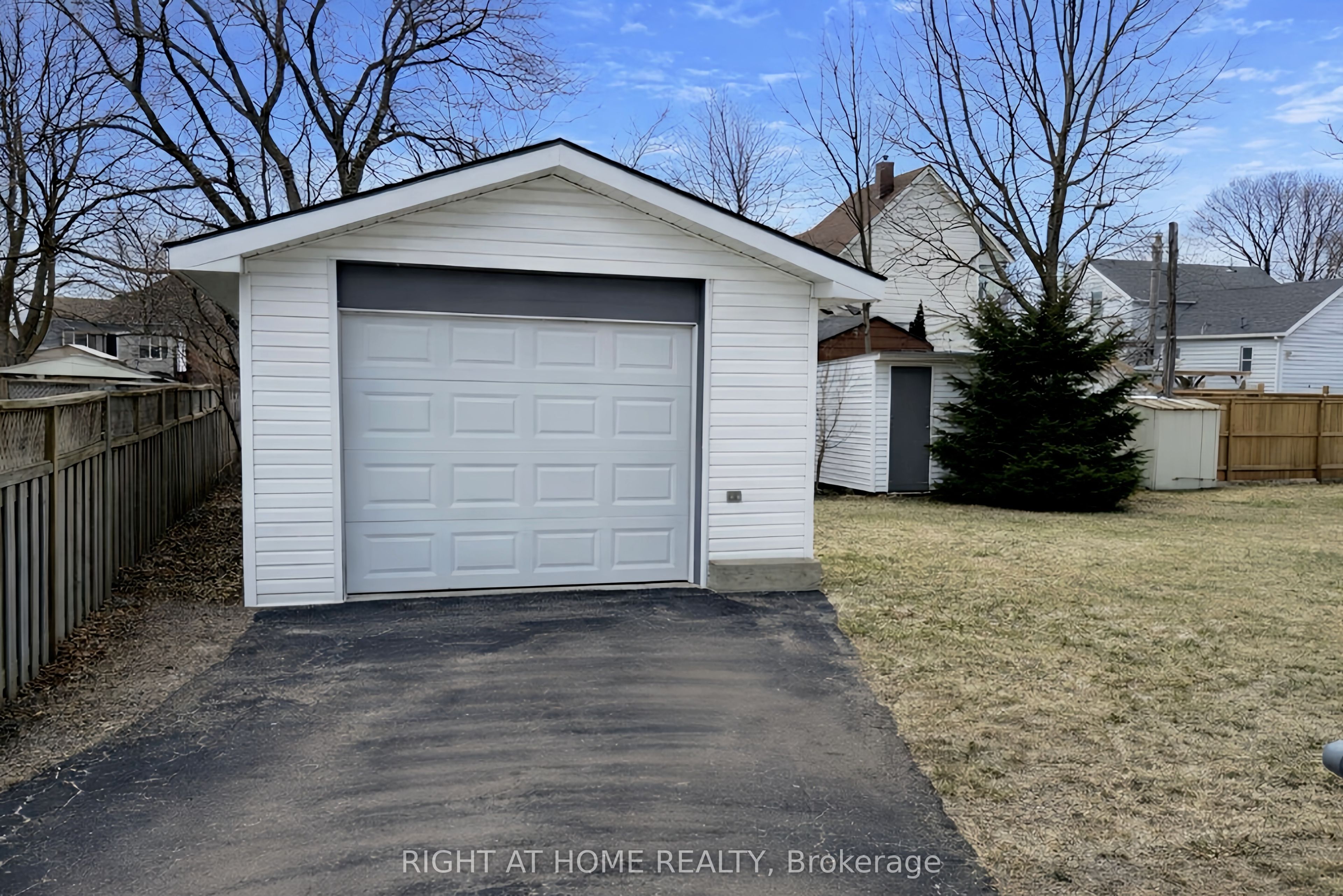 113 Anglesea Street, Goderich, ON N7A 1V2 photo 2